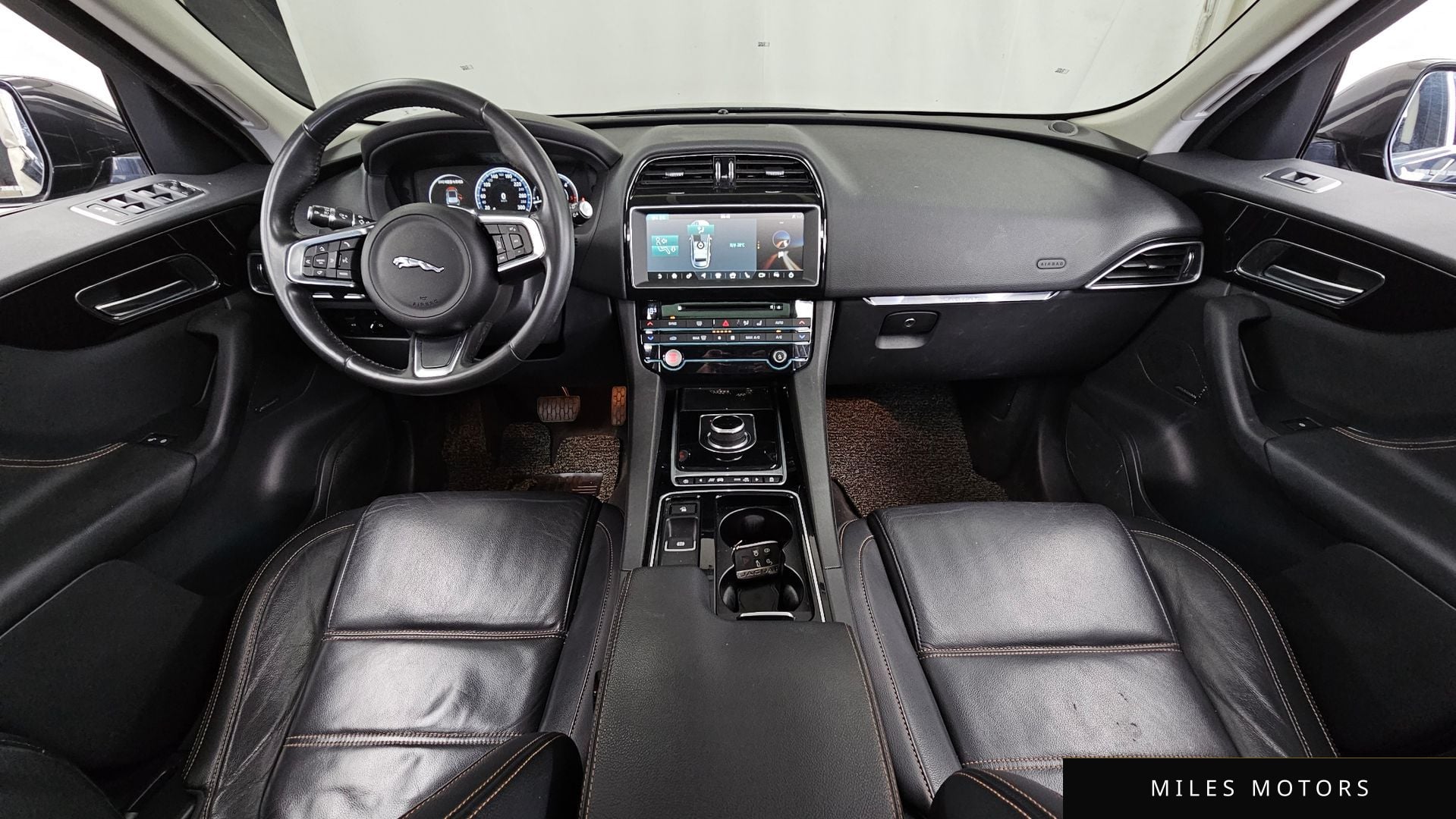 Jaguar F-PACE 2018 — миниатюра 7