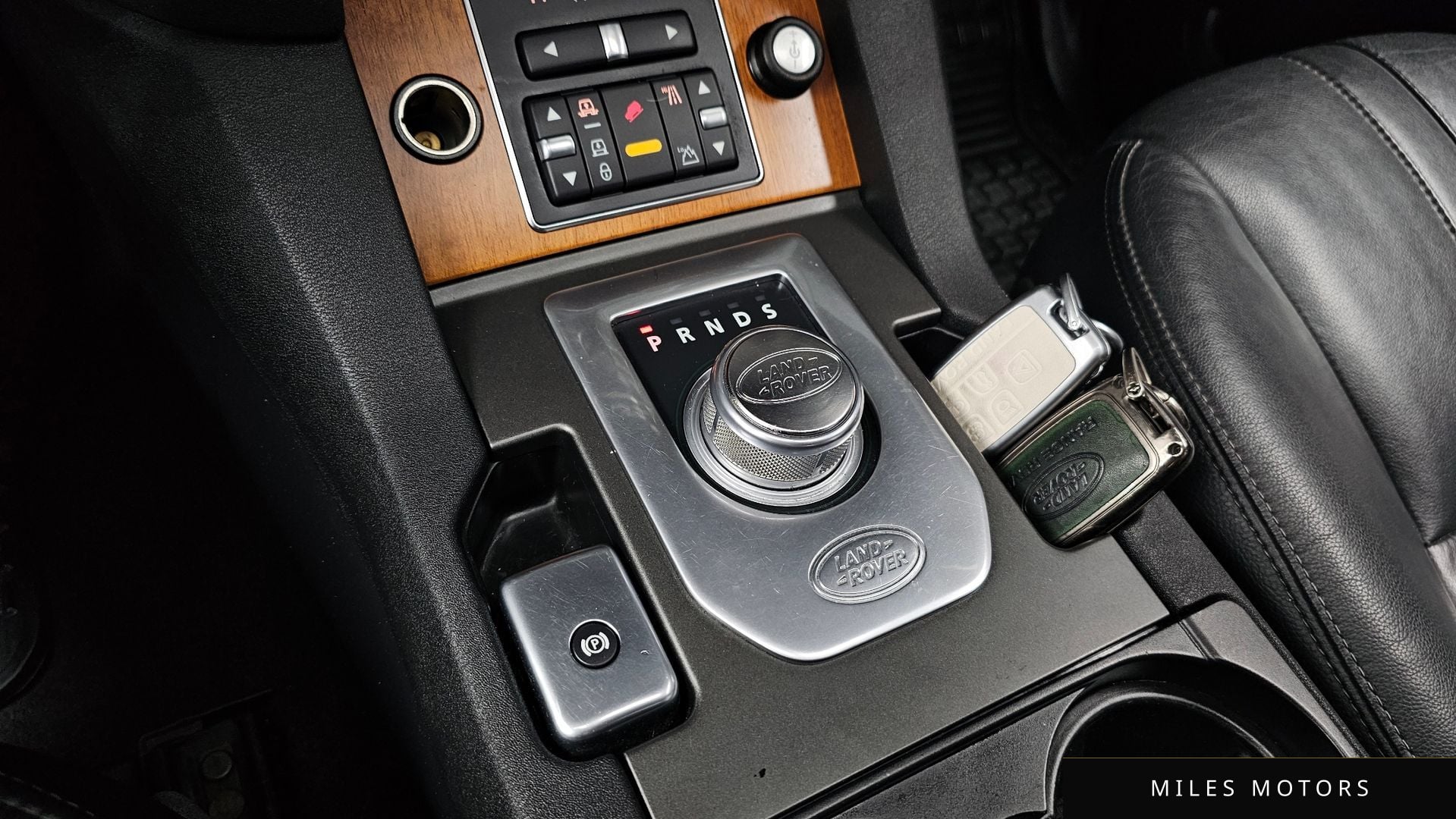 Land Rover Discovery 2013 — миниатюра 9