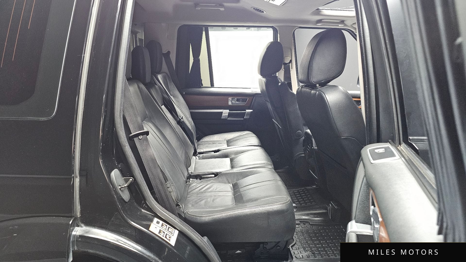 Land Rover Discovery 2013 — миниатюра 11