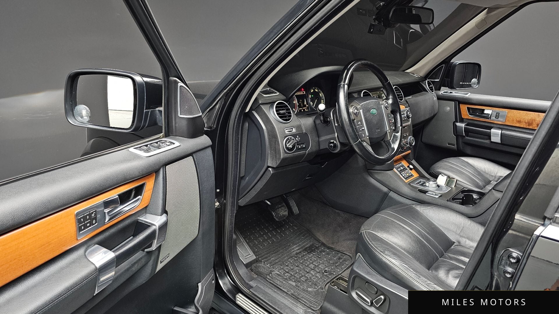 Land Rover Discovery 2013 — миниатюра 12
