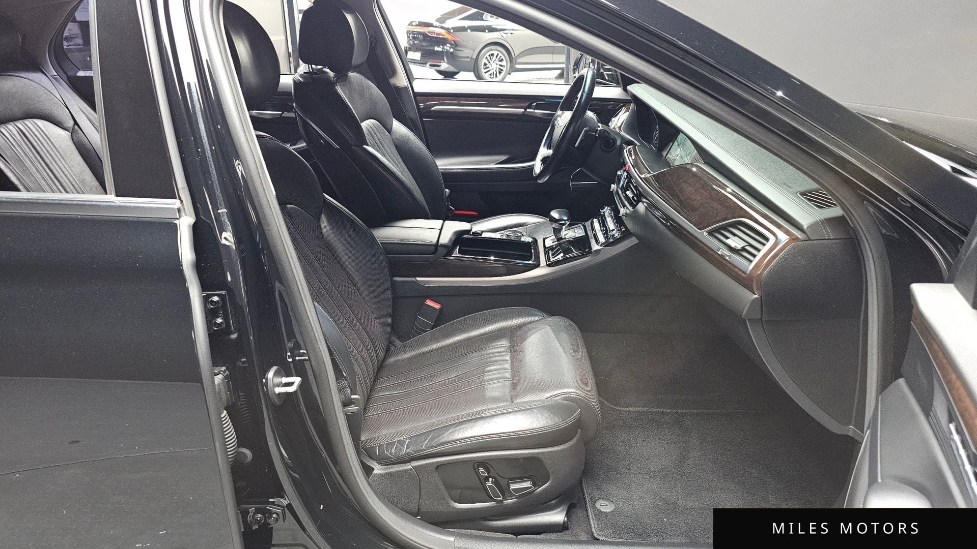 Genesis EQ900 2016 — миниатюра 10