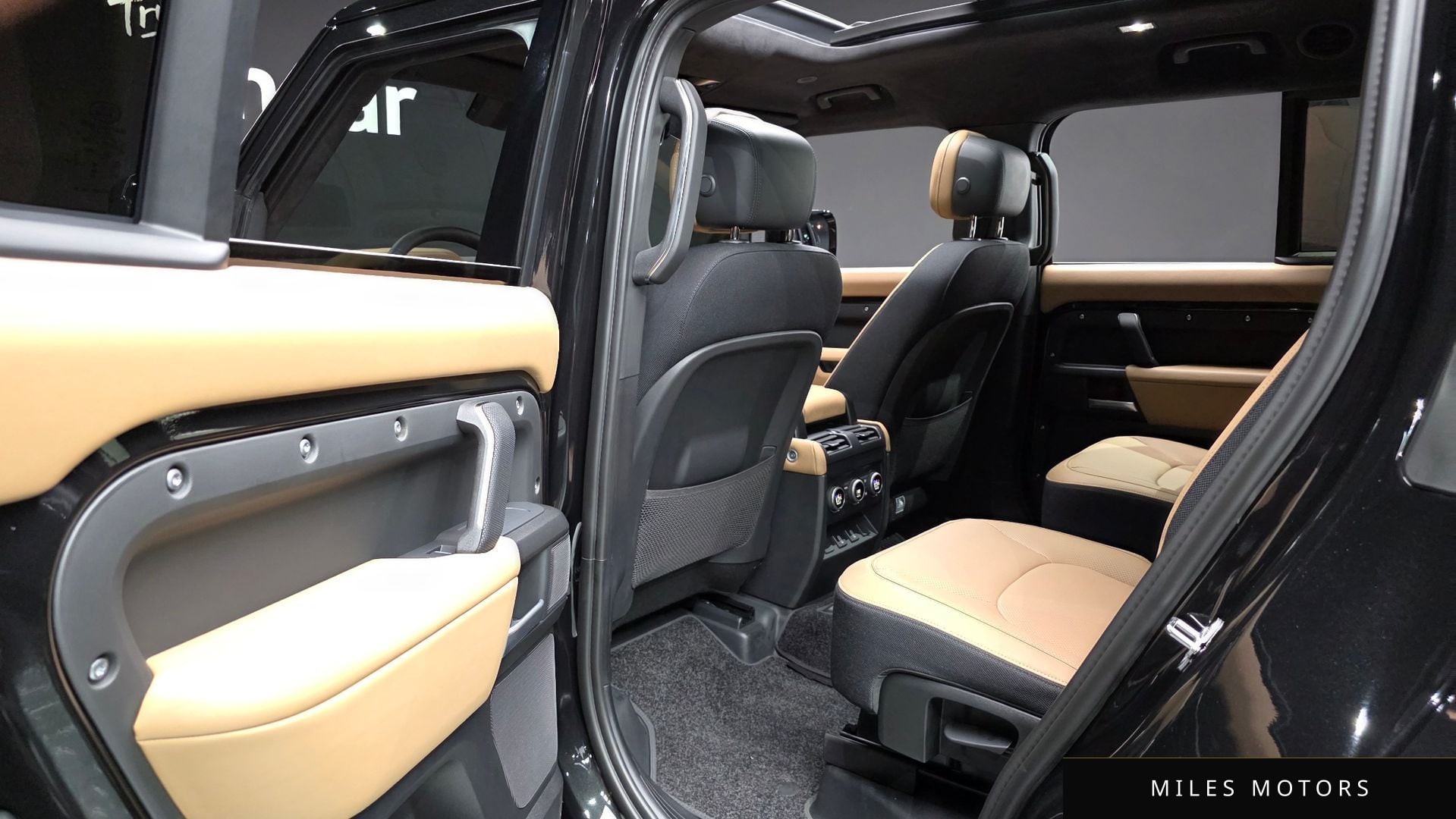Land Rover Defender 2026 — миниатюра 11