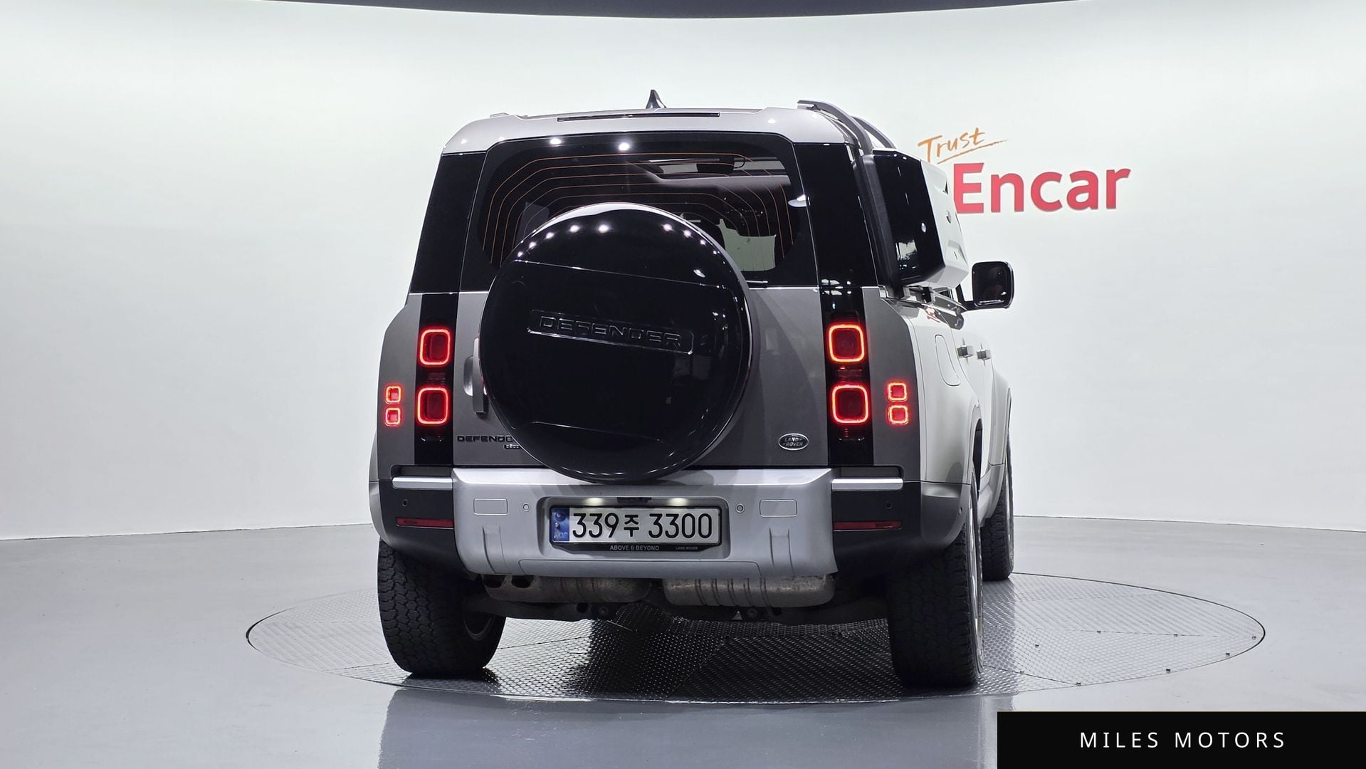 Land Rover Defender 2023 — миниатюра 4
