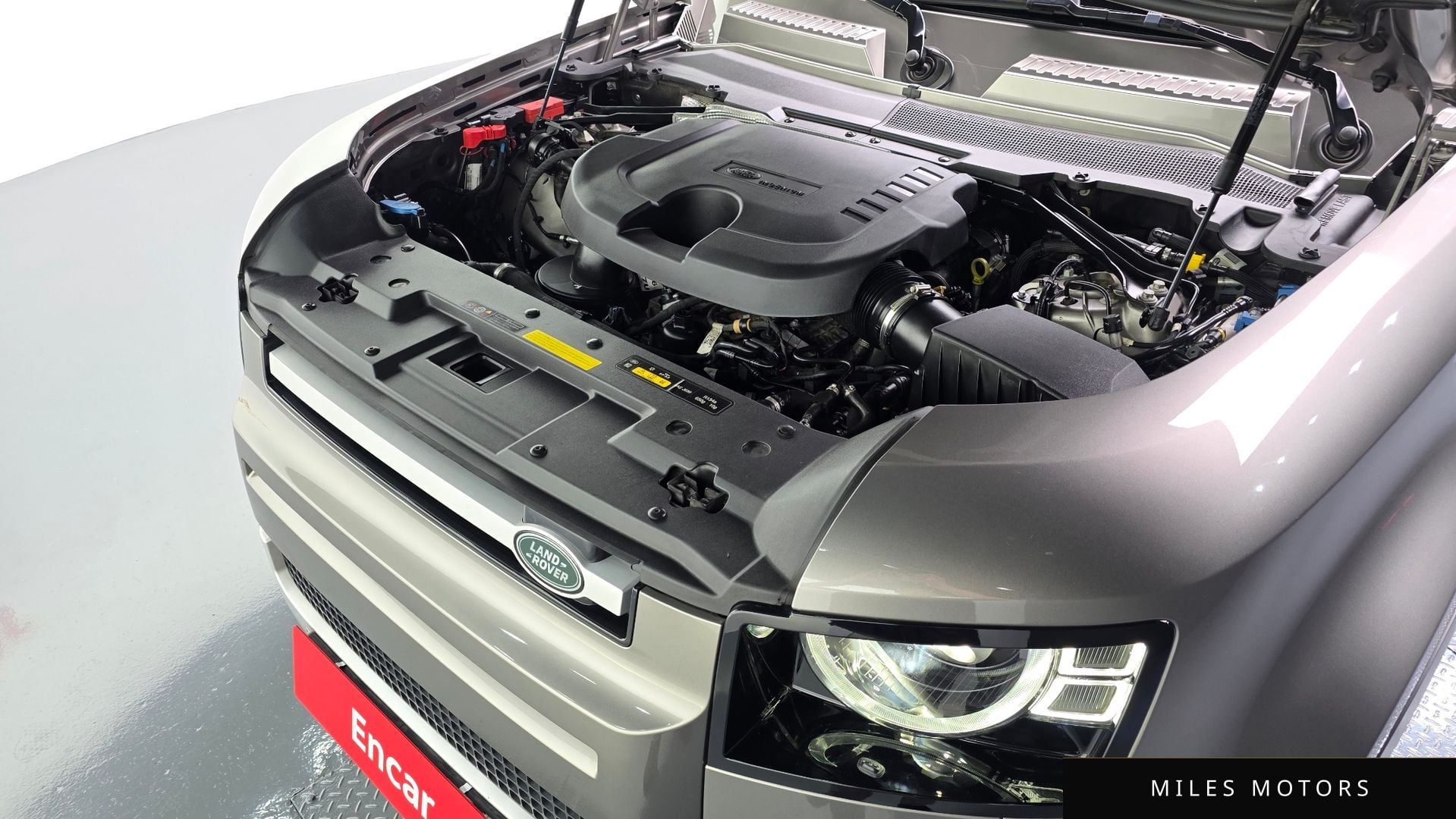 Land Rover Defender 2023 — миниатюра 6