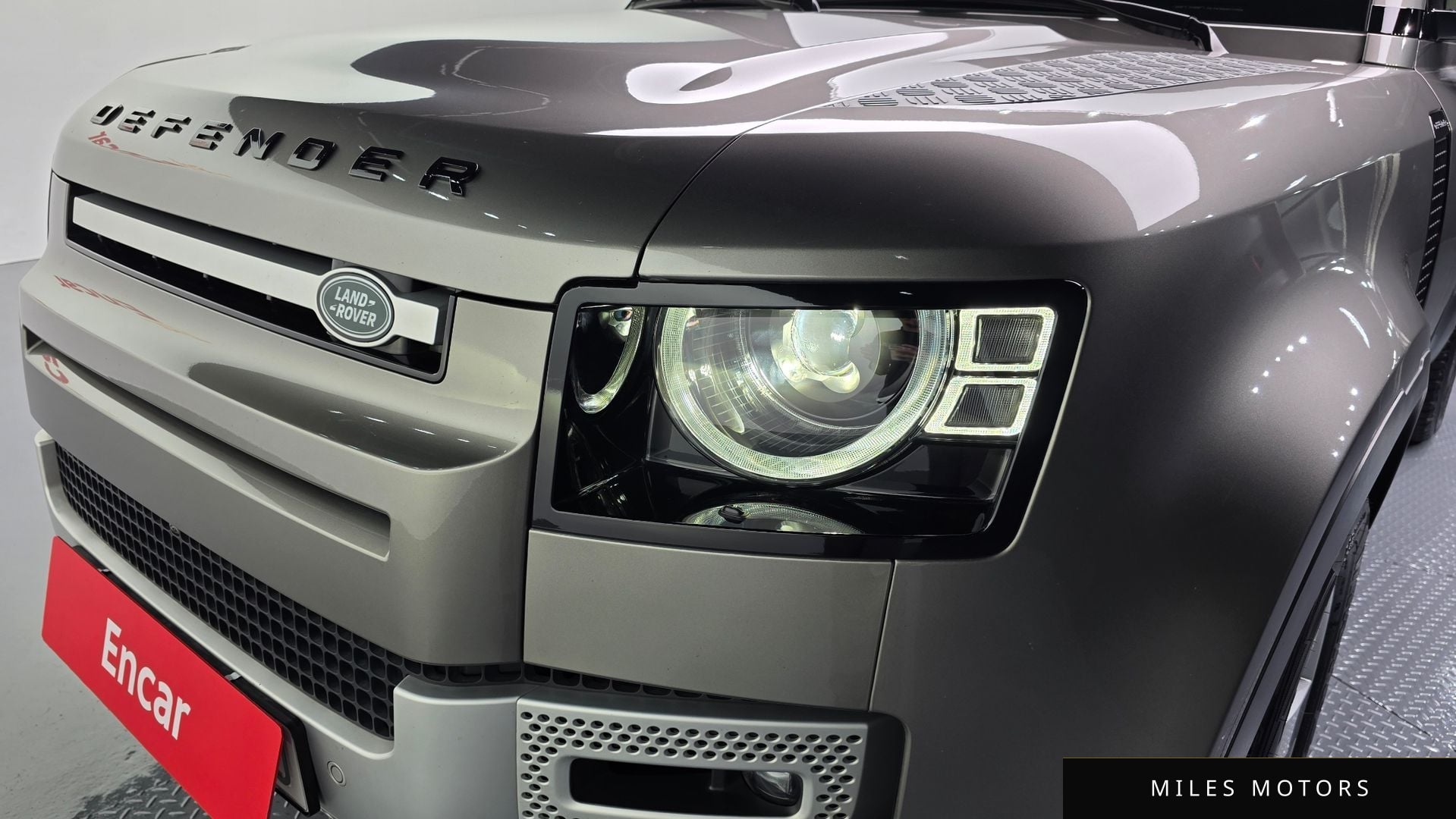 Land Rover Defender 2023 — миниатюра 8