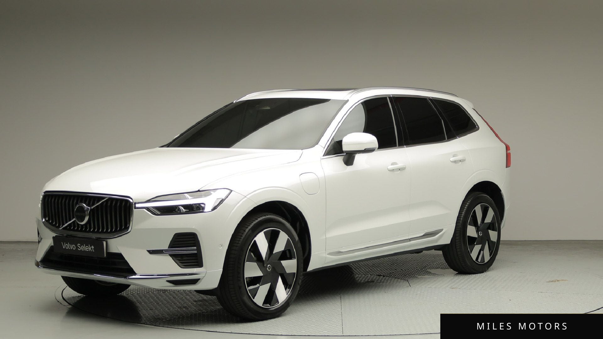 Volvo XC60 2025 — фото 1 из 12