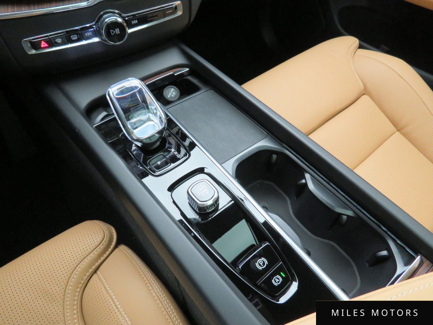 Volvo XC60 2025 — миниатюра 9