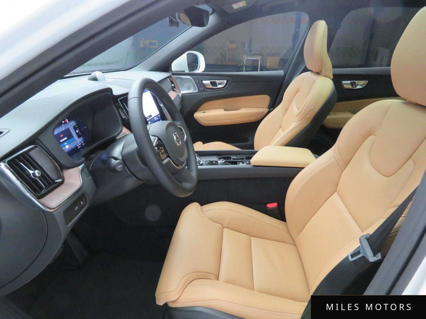 Volvo XC60 2025 — миниатюра 10