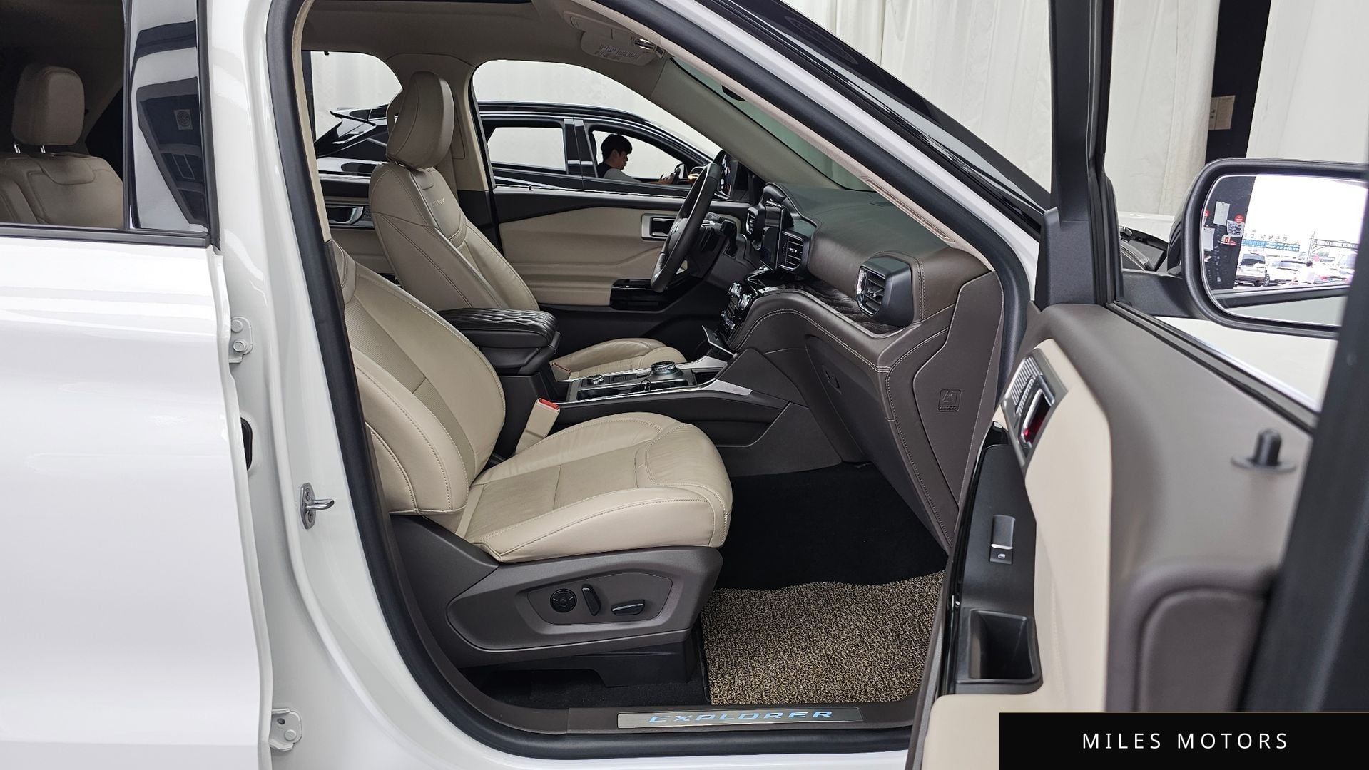 Ford Explorer 2021 — миниатюра 11