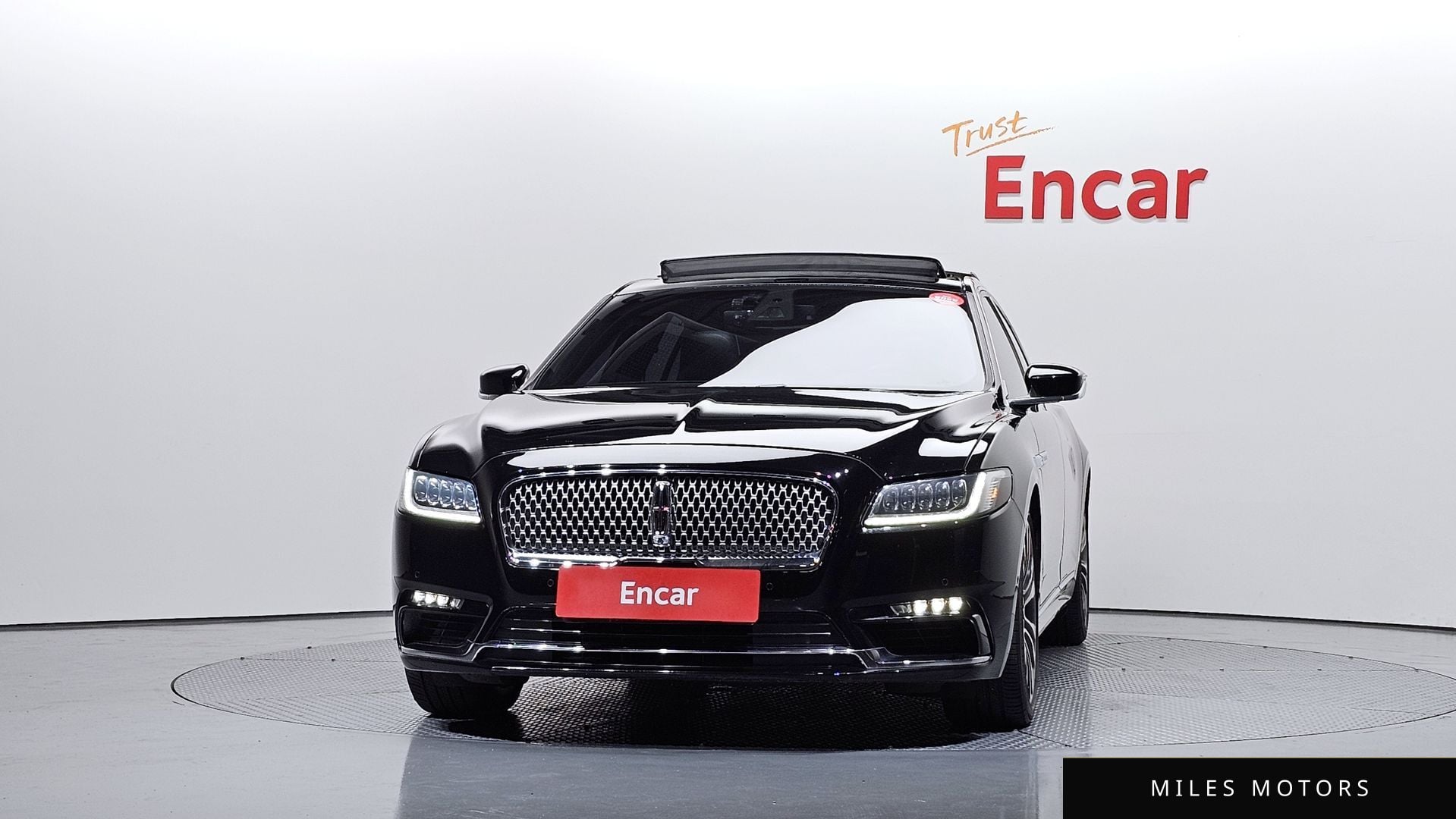 Lincoln Continental 2017 — миниатюра 3