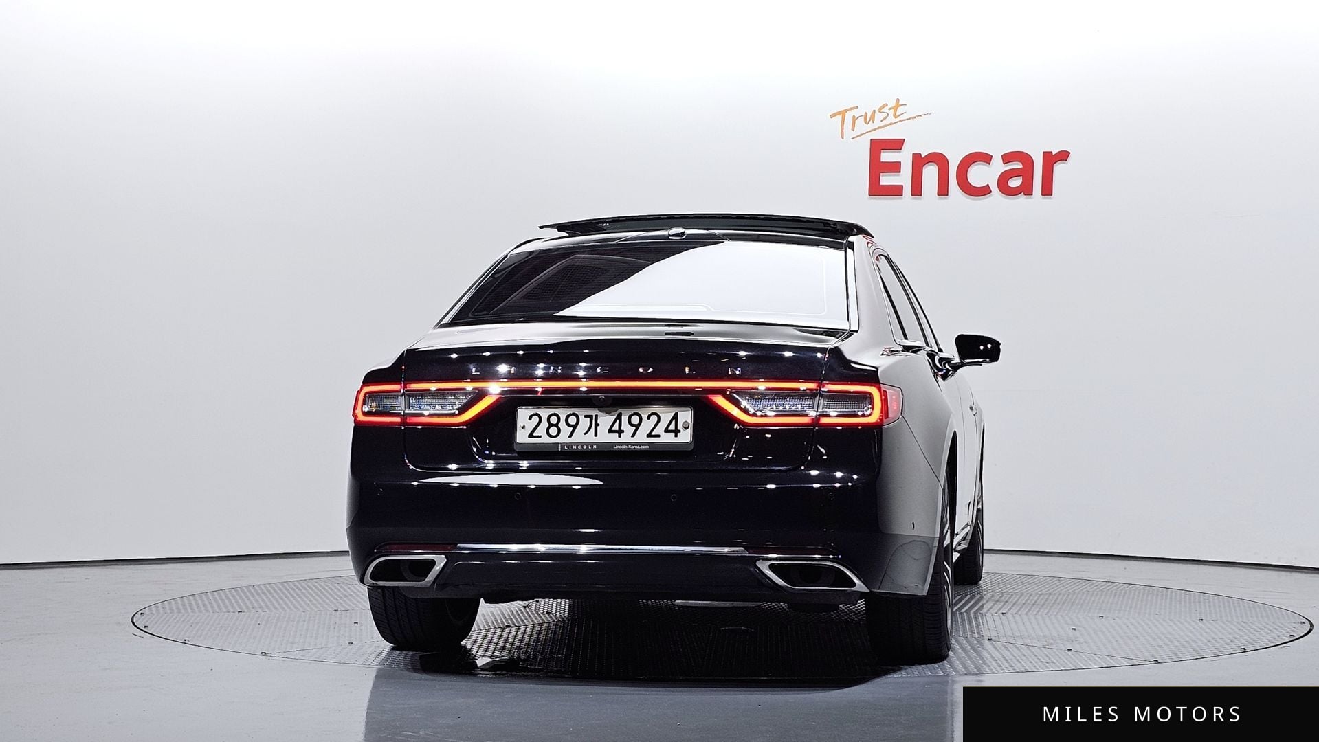 Lincoln Continental 2017 — миниатюра 4