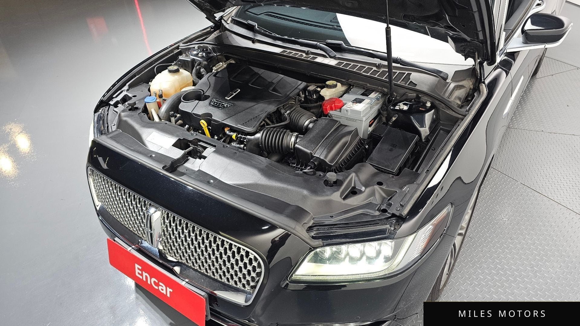 Lincoln Continental 2017 — миниатюра 6