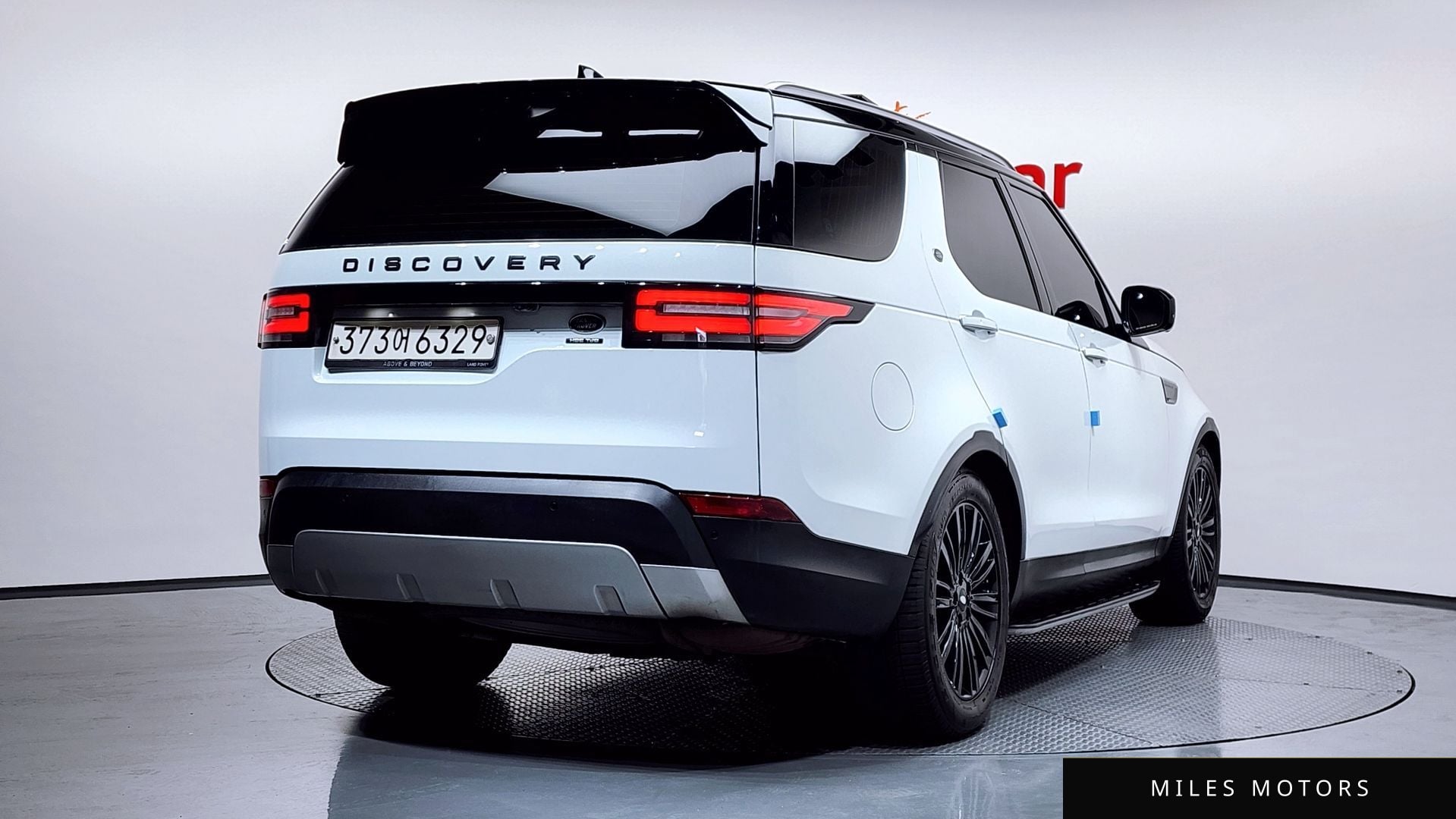 Land Rover Discovery 2018 — миниатюра 2