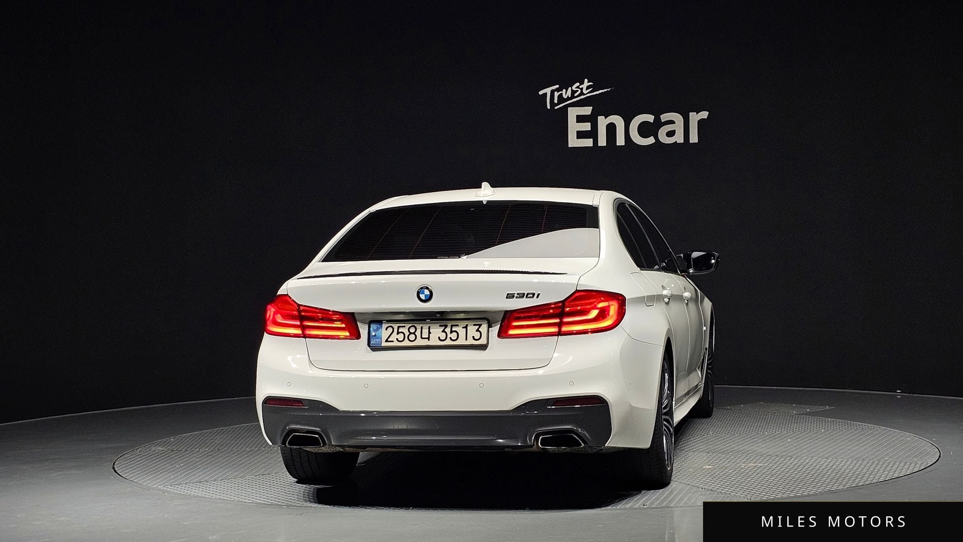 BMW 5 Series (G30) 2020 — миниатюра 3