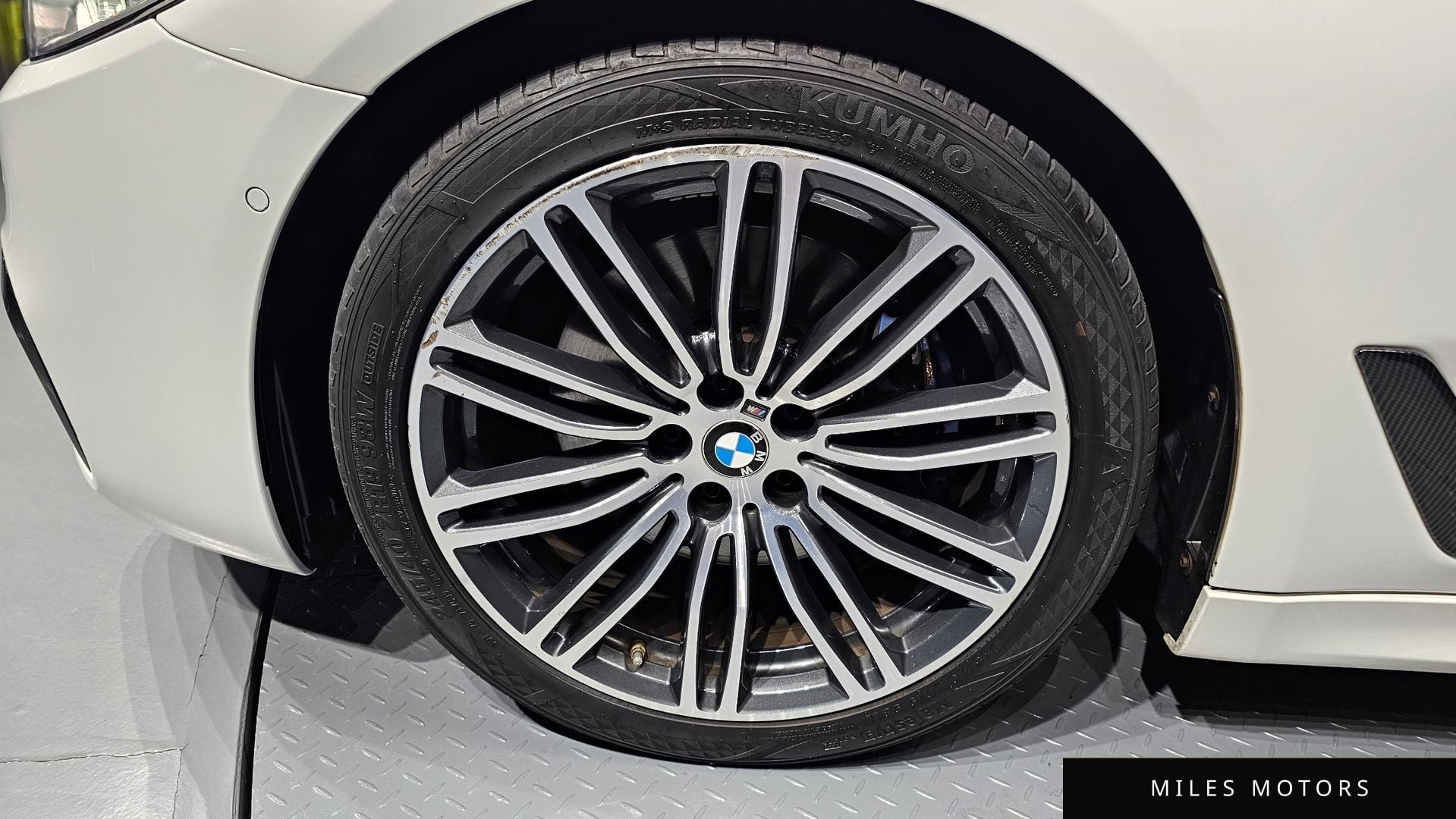 BMW 5 Series (G30) 2020 — миниатюра 4