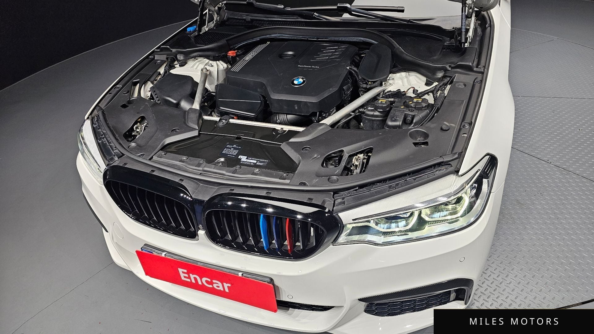 BMW 5 Series (G30) 2020 — миниатюра 5