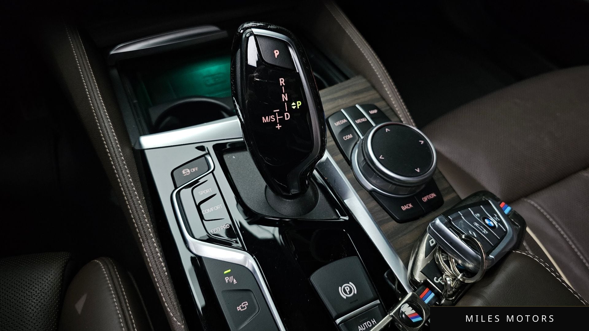 BMW 5 Series (G30) 2020 — миниатюра 11