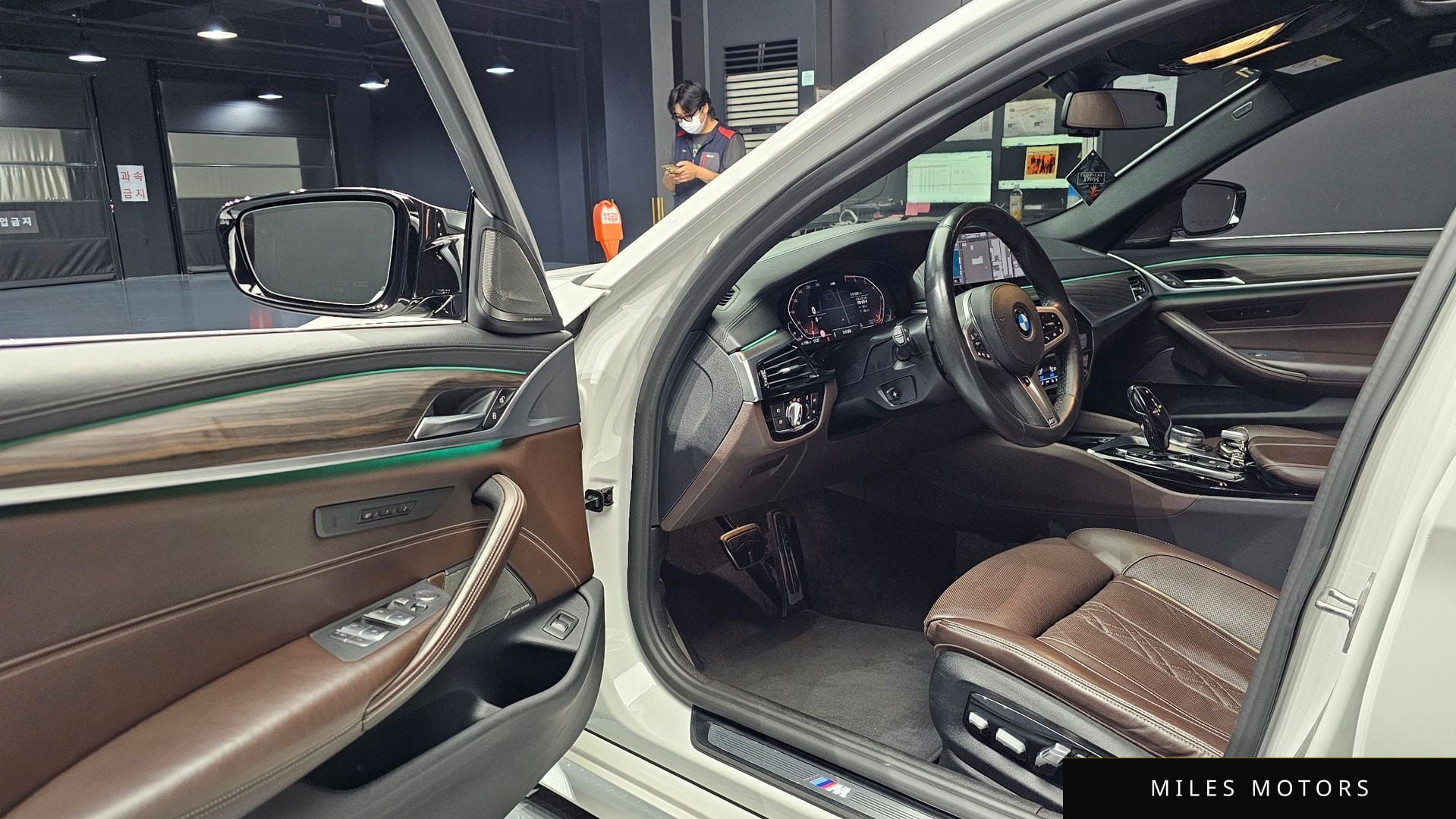 BMW 5 Series (G30) 2020 — миниатюра 12