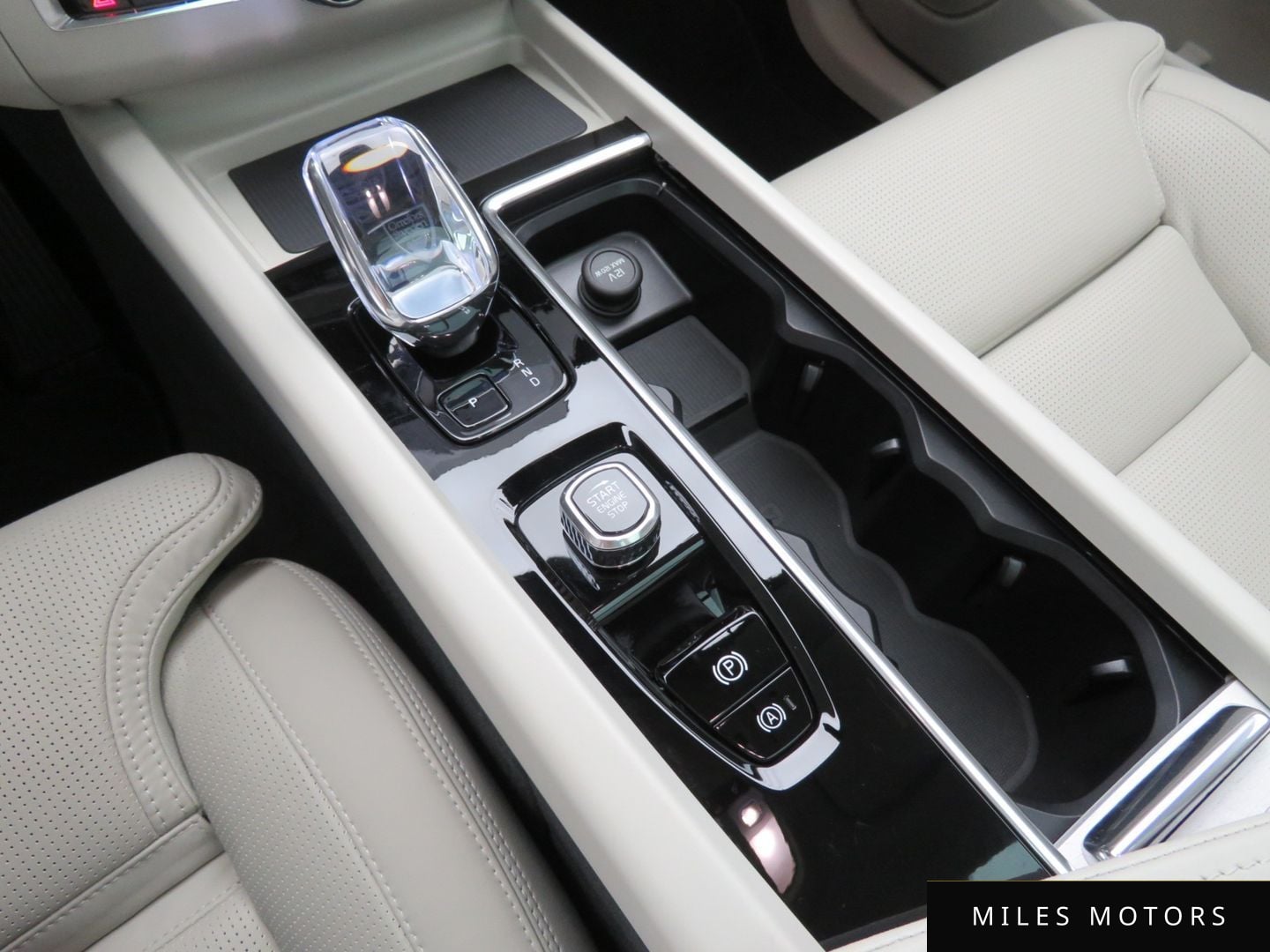 Volvo XC60 2026 — миниатюра 9