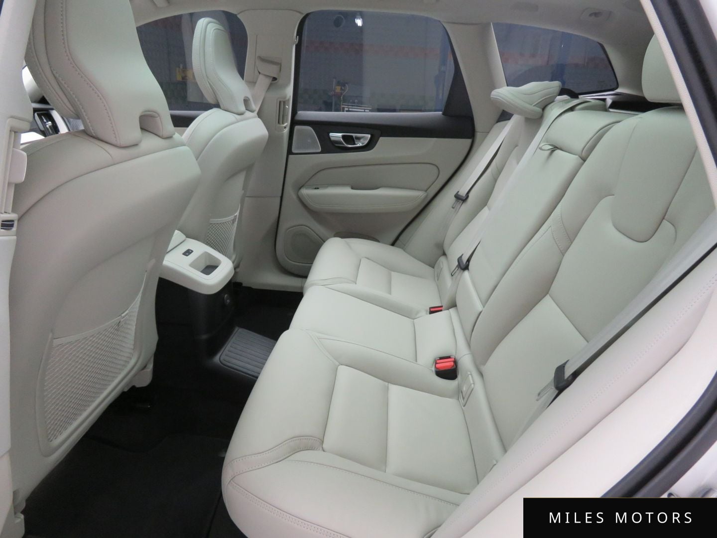 Volvo XC60 2026 — миниатюра 11