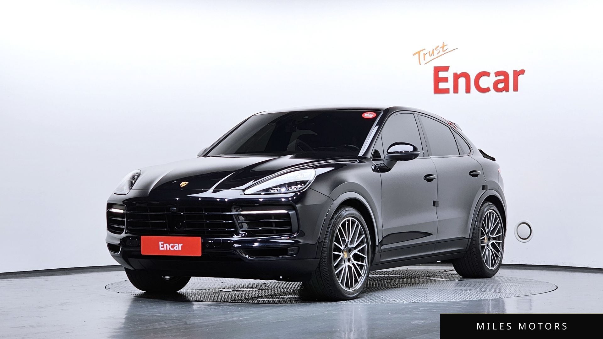 Porsche Cayenne 2021 — фото 1 из 12