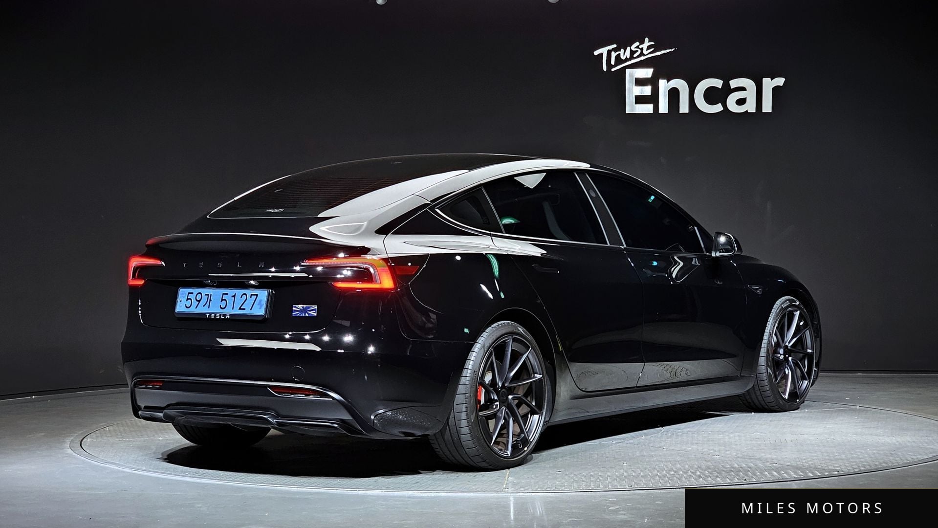 Tesla Model 3 2024 — миниатюра 2