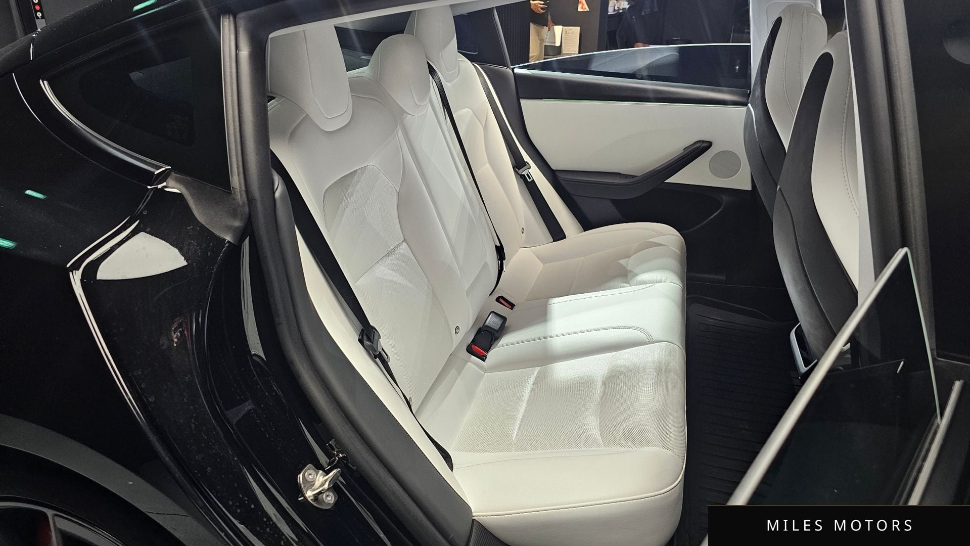 Tesla Model 3 2024 — миниатюра 11