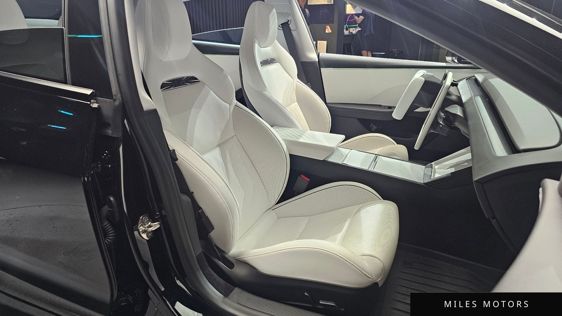 Tesla Model 3 2024 — миниатюра 12