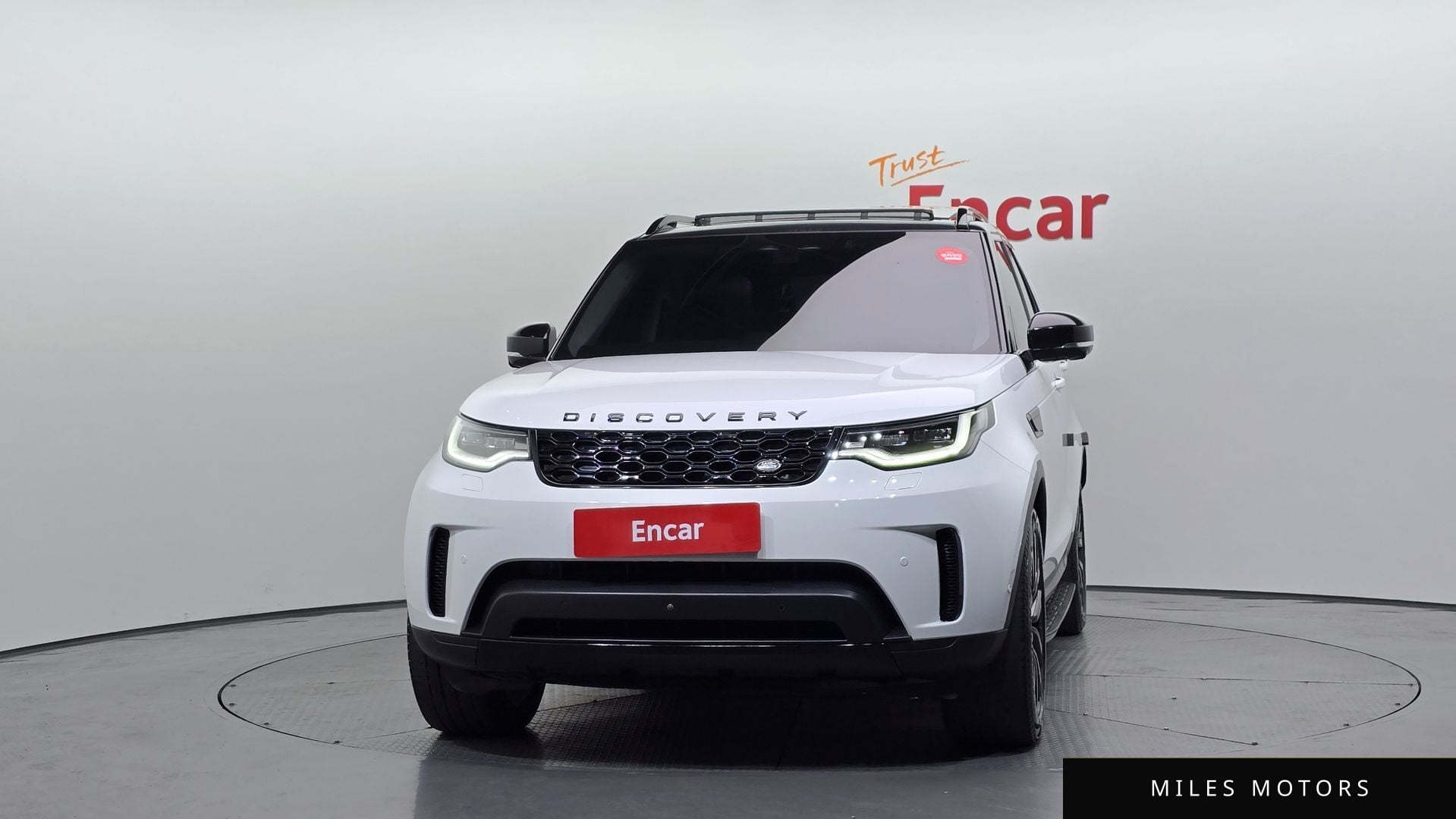 Land Rover Discovery 2023 — миниатюра 3