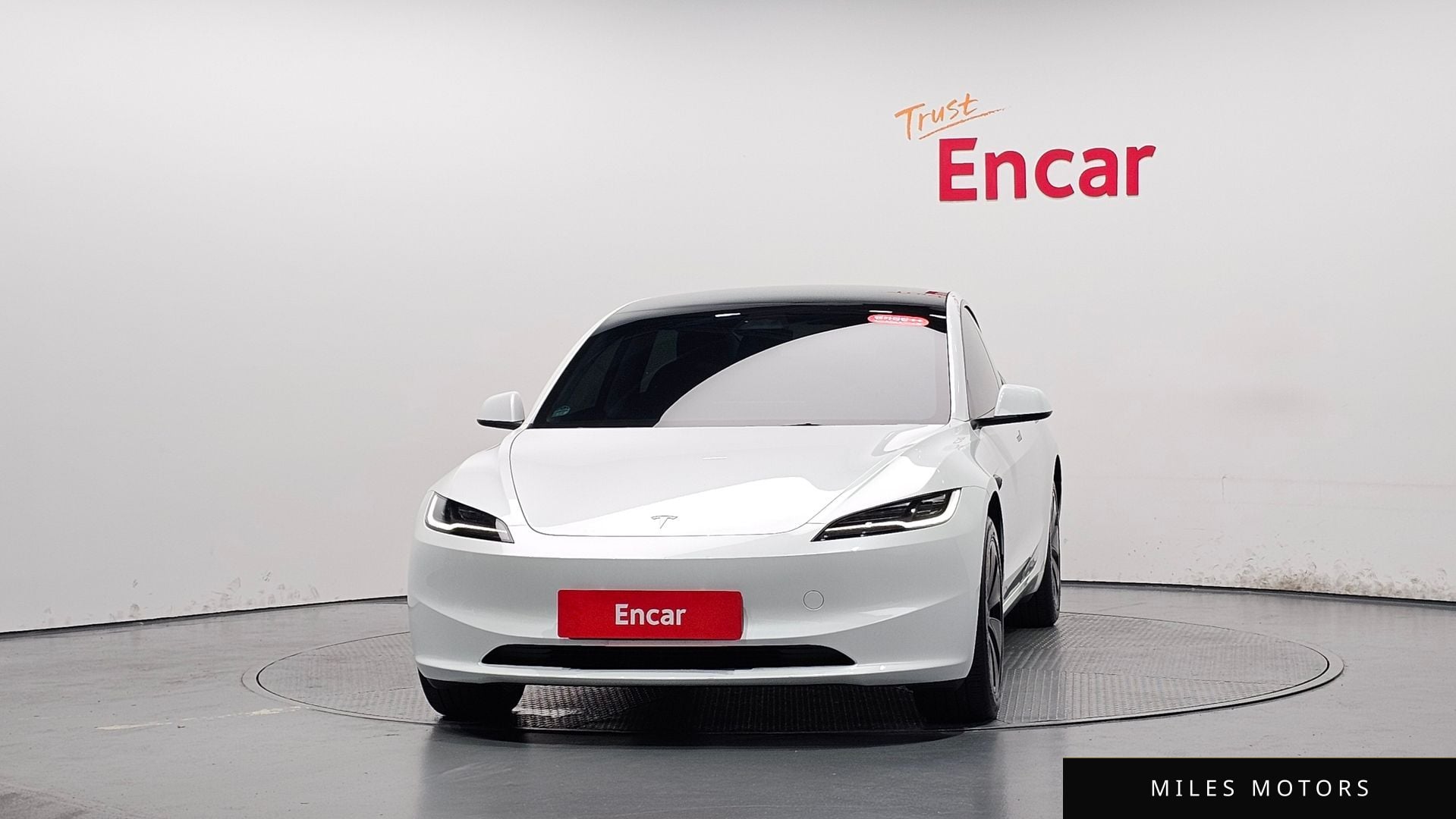 Tesla Model 3 2024 — миниатюра 2