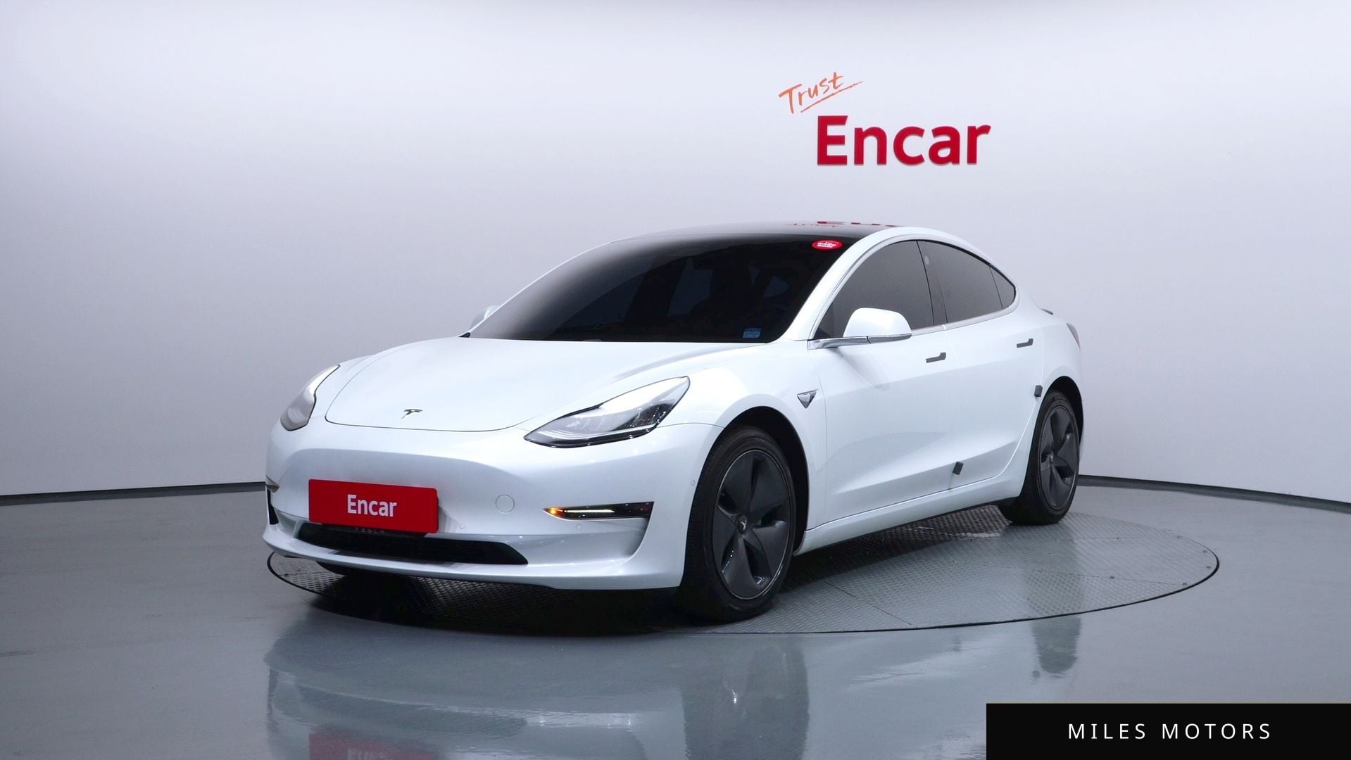 Tesla Model 3 2020 — фото 1 из 12
