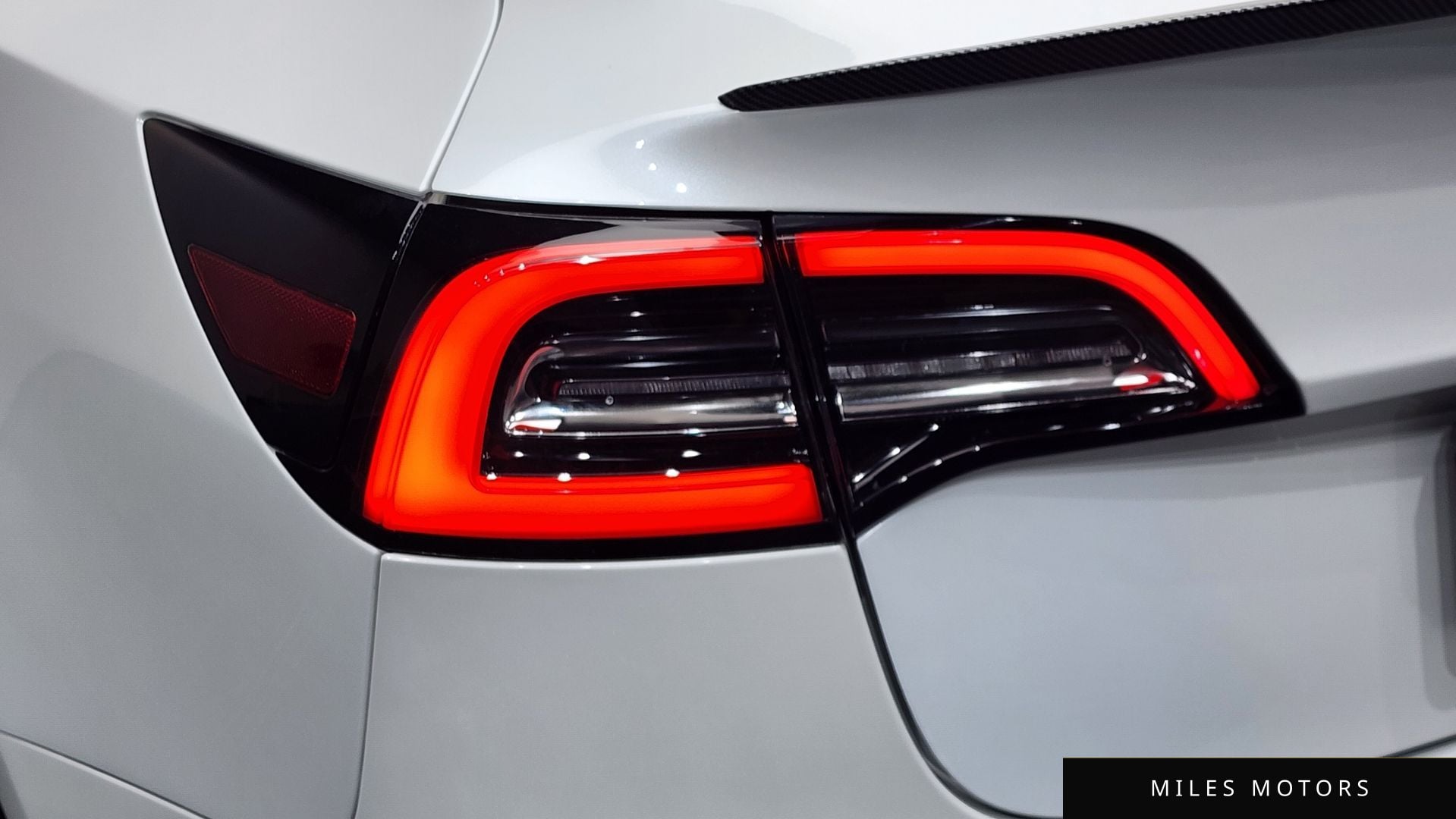 Tesla Model 3 2020 — миниатюра 9