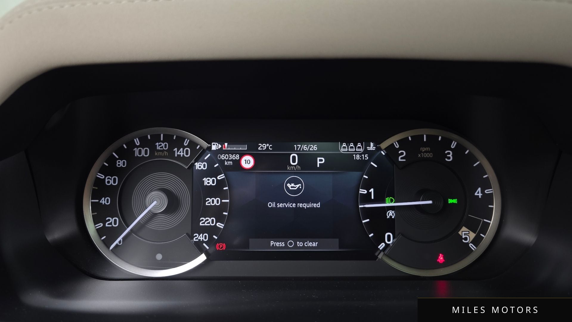 Land Rover Defender 2023 — миниатюра 8