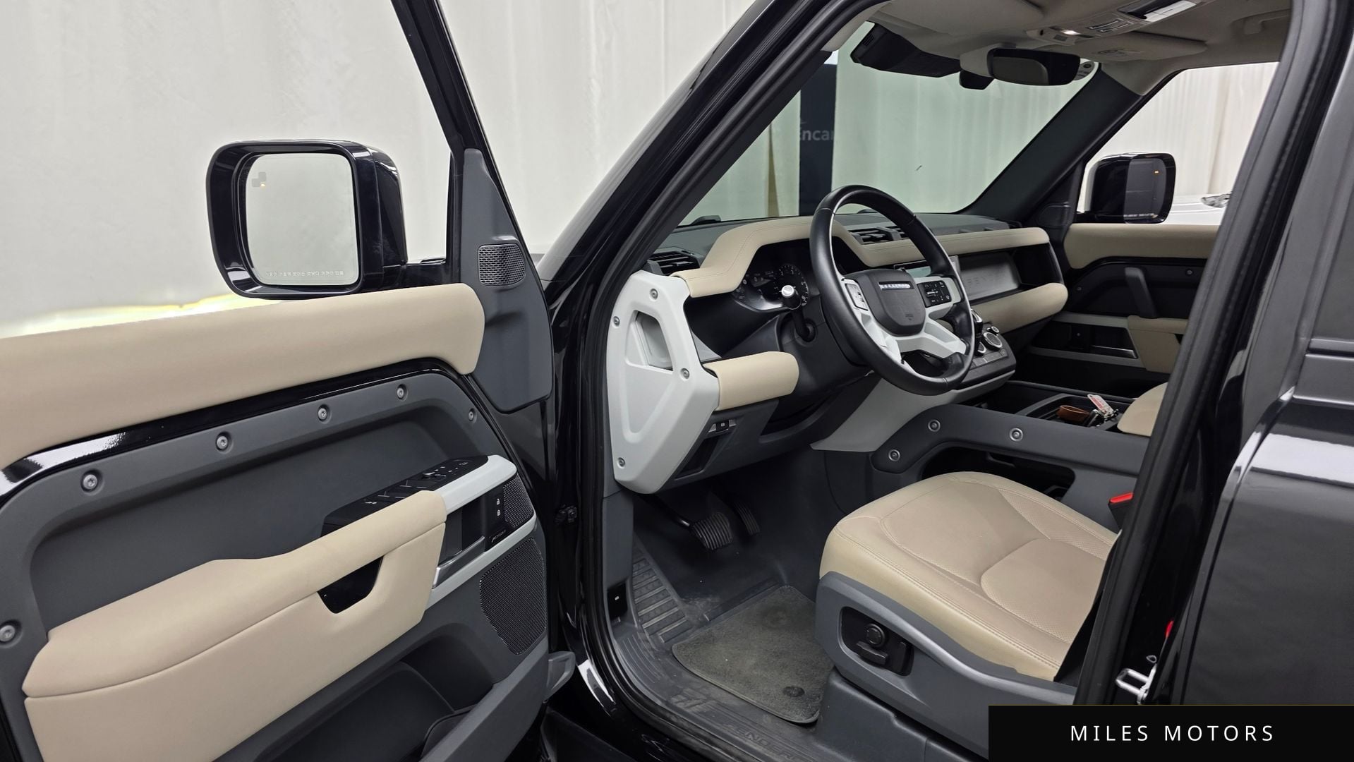 Land Rover Defender 2023 — миниатюра 10