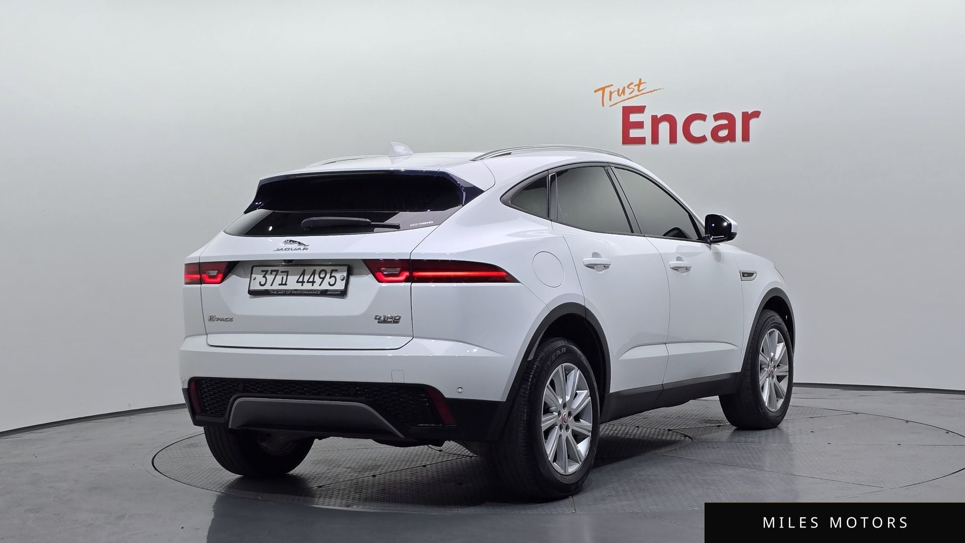 Jaguar E-PACE 2019 — миниатюра 2