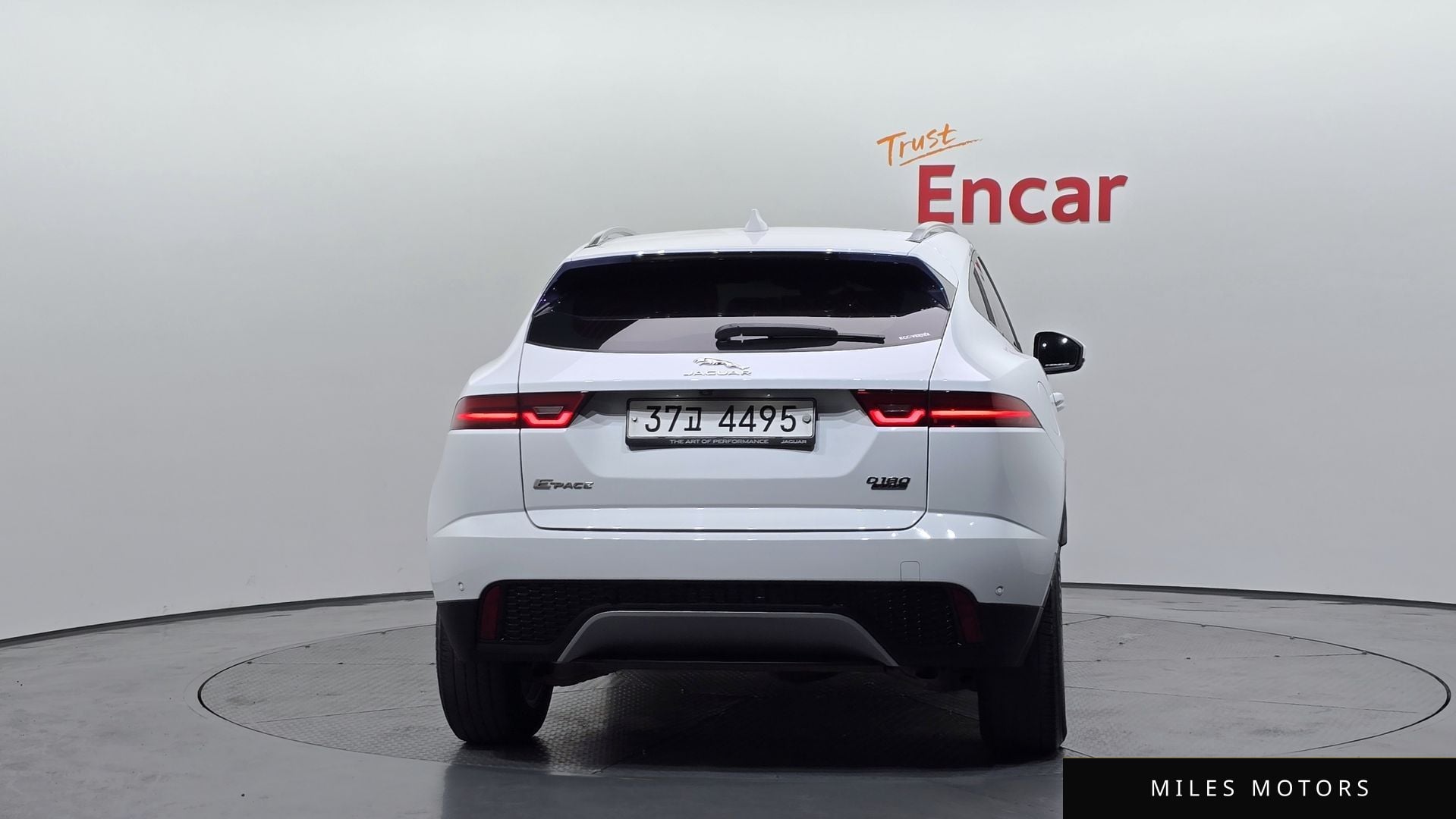 Jaguar E-PACE 2019 — миниатюра 4
