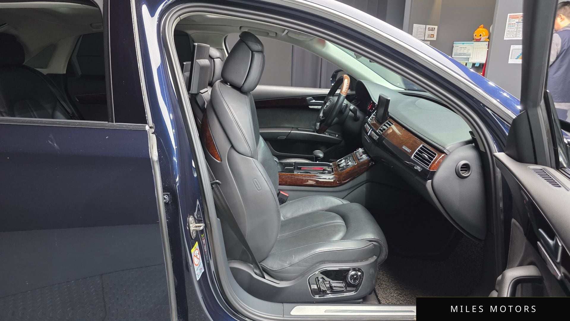 Audi A8 2013 — миниатюра 12