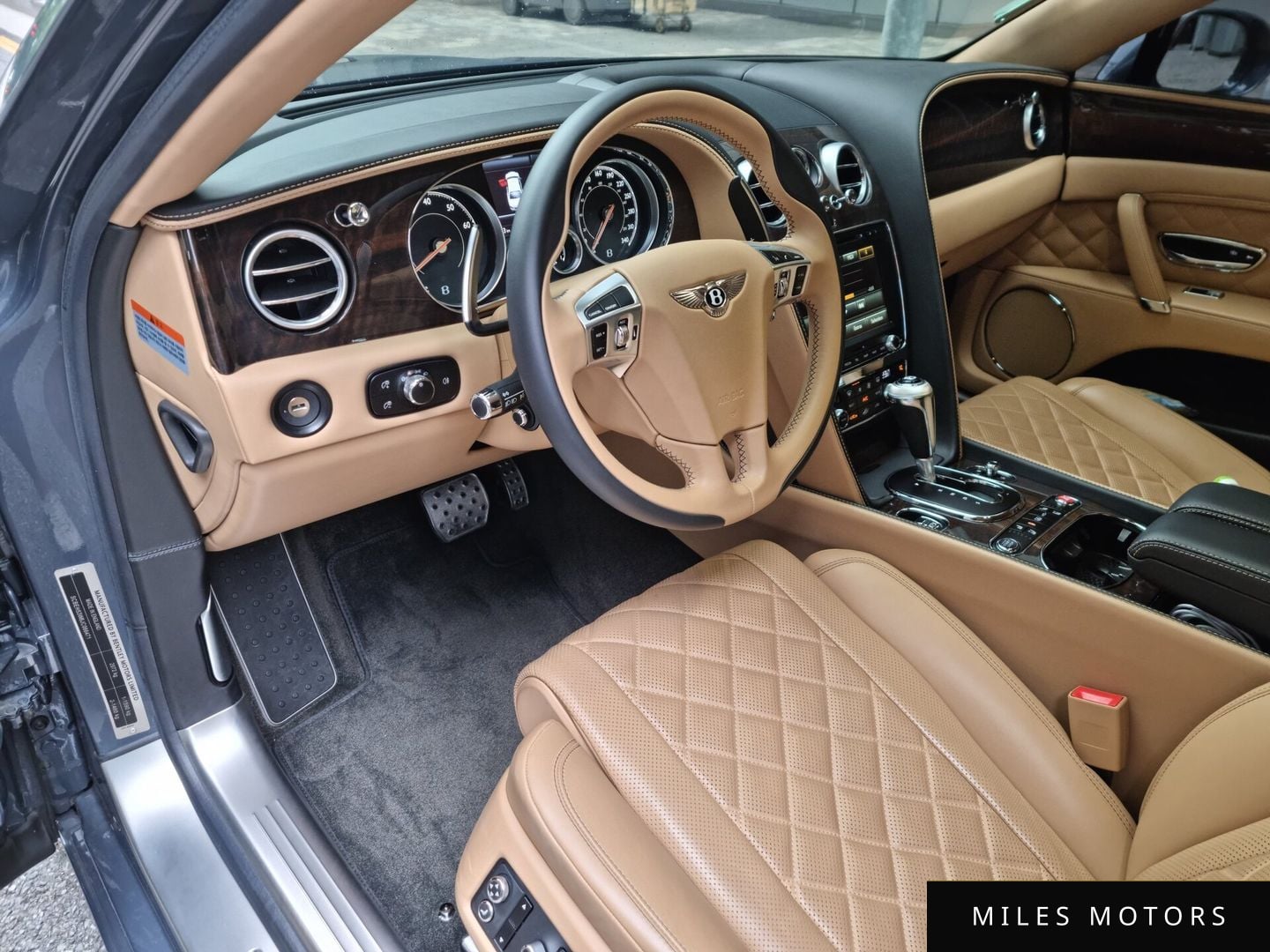 Bentley Flying Spur 2018 — миниатюра 4