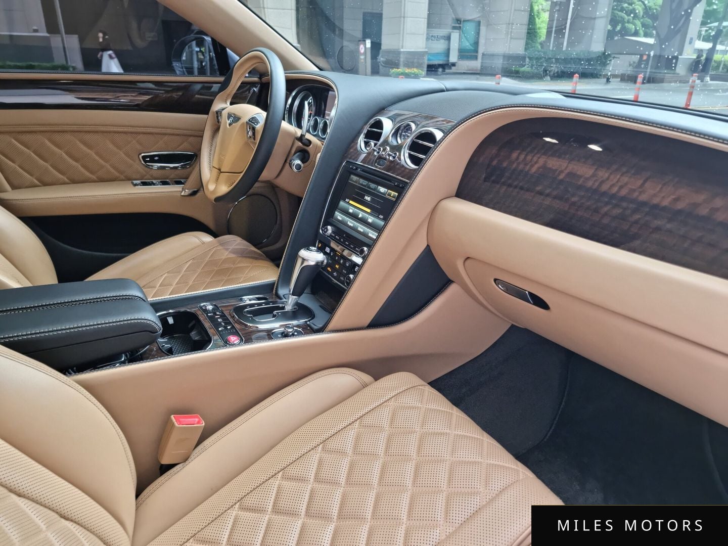 Bentley Flying Spur 2018 — миниатюра 6