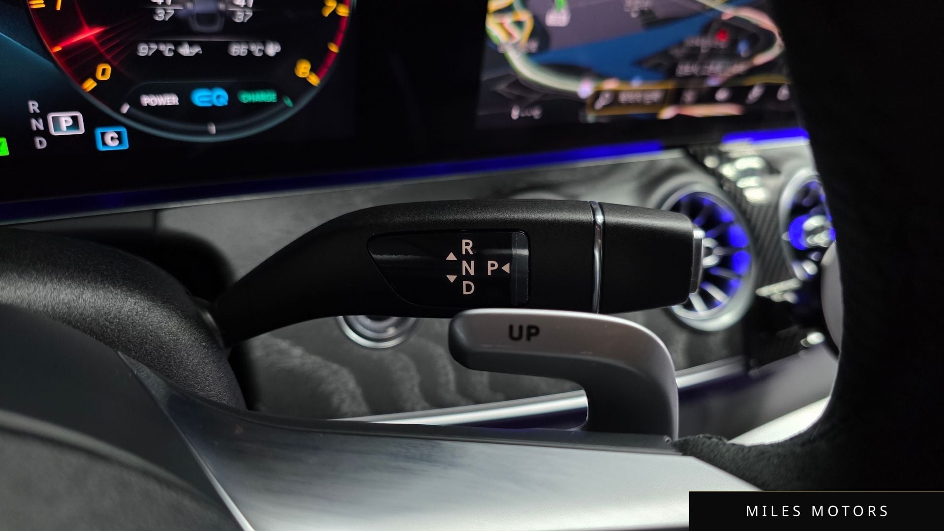 Mercedes-Benz AMG GT 2023 — миниатюра 12