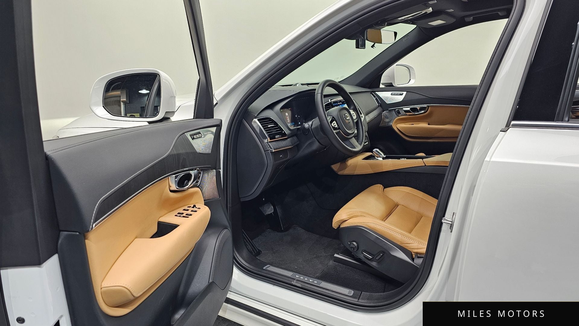 Volvo XC90 2024 — миниатюра 12