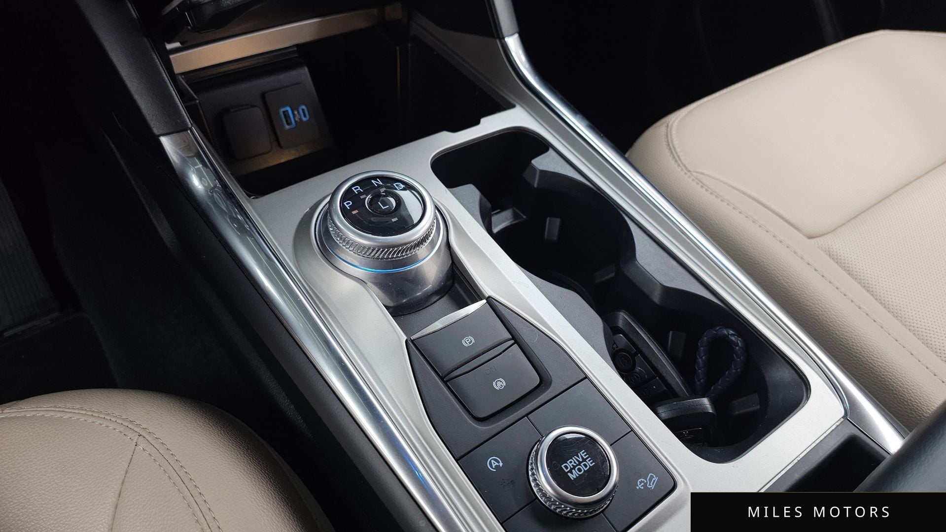 Ford Explorer 2022 — миниатюра 12