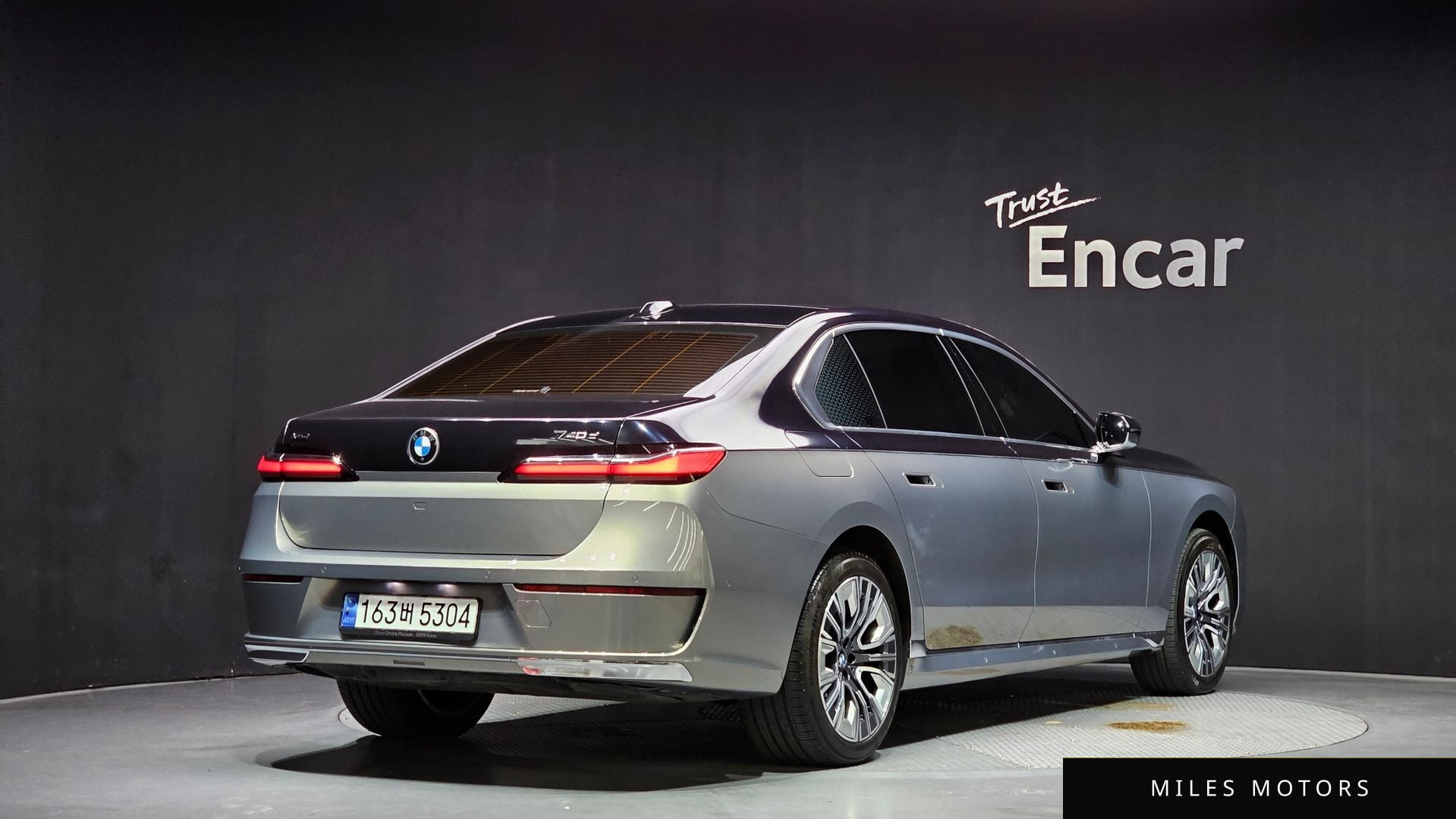 BMW 7 Series (G70) 2023 — миниатюра 2