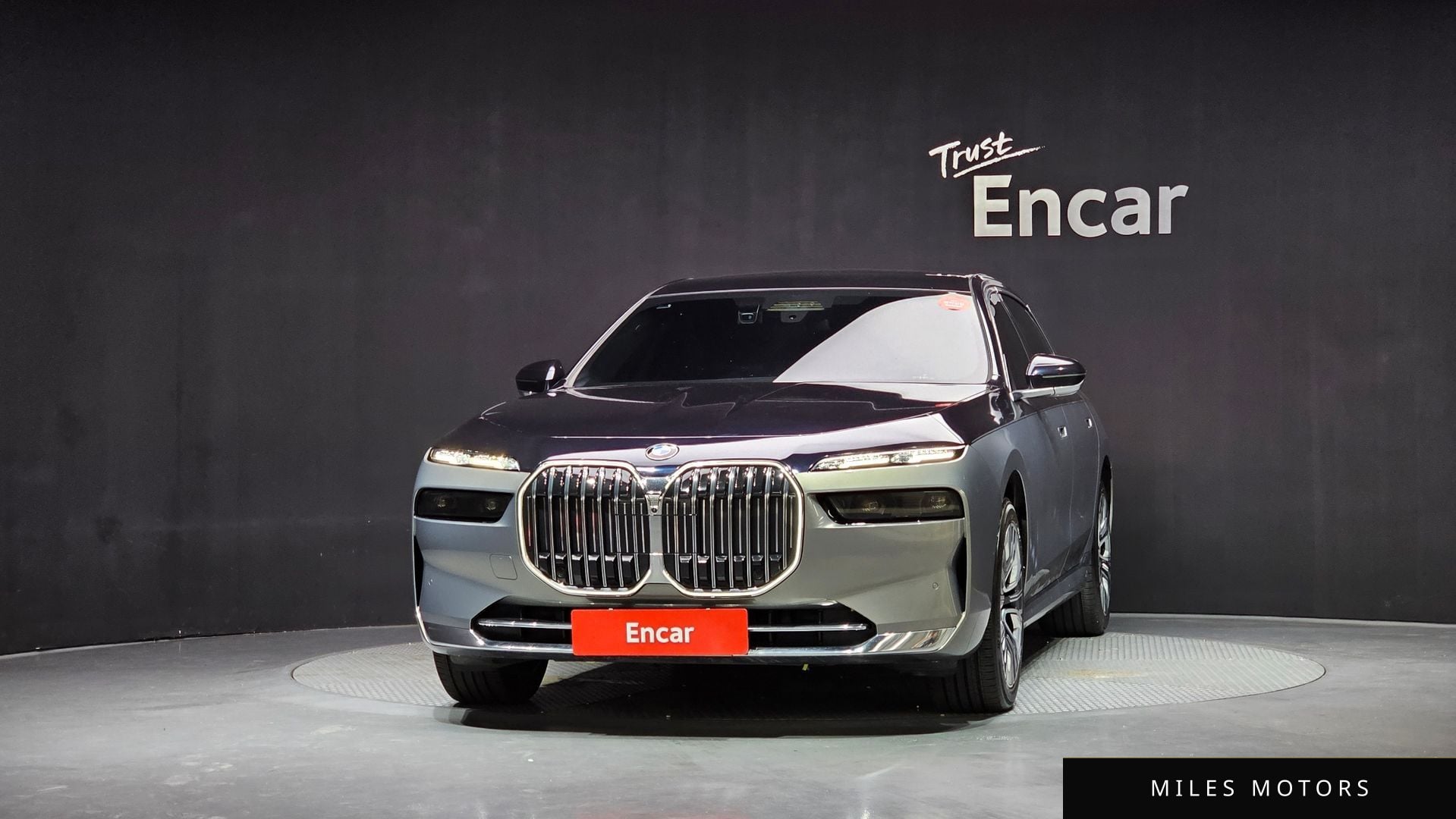 BMW 7 Series (G70) 2023 — миниатюра 3