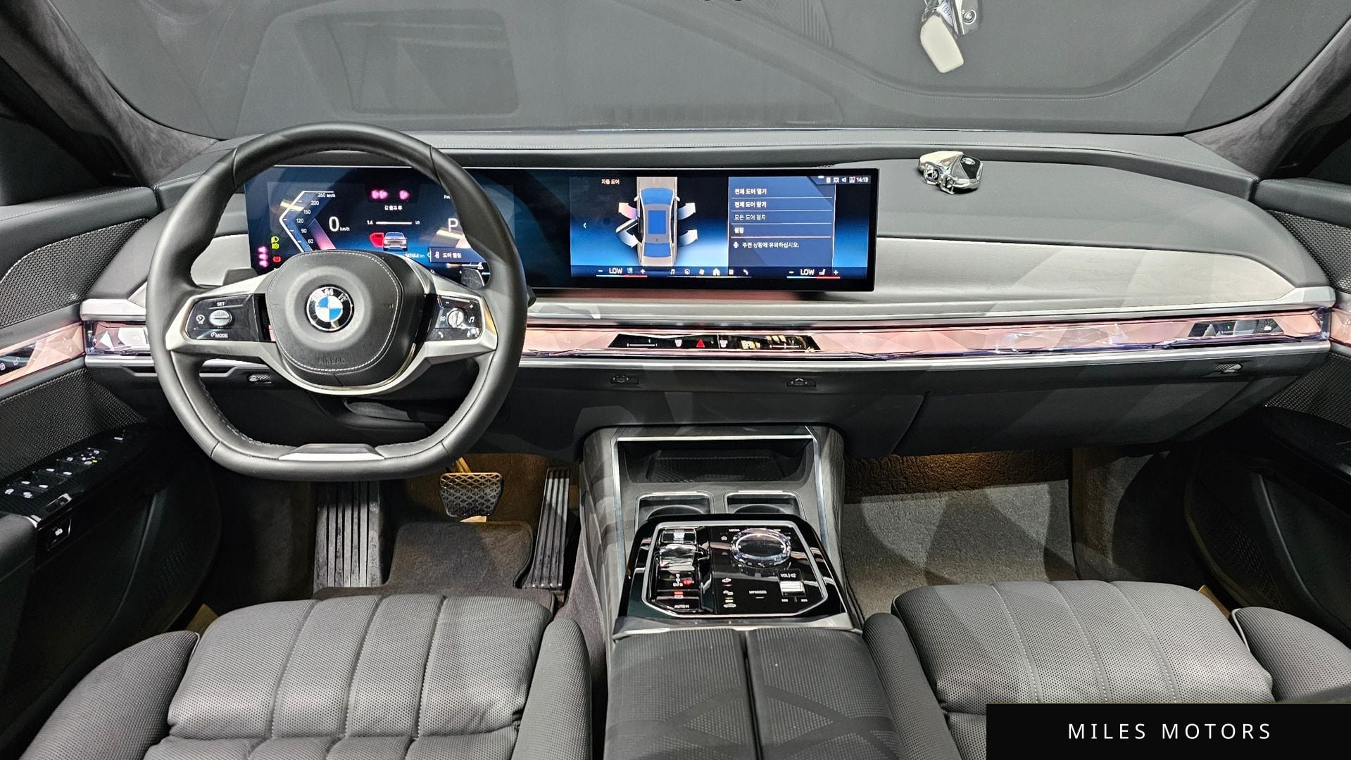 BMW 7 Series (G70) 2023 — миниатюра 10