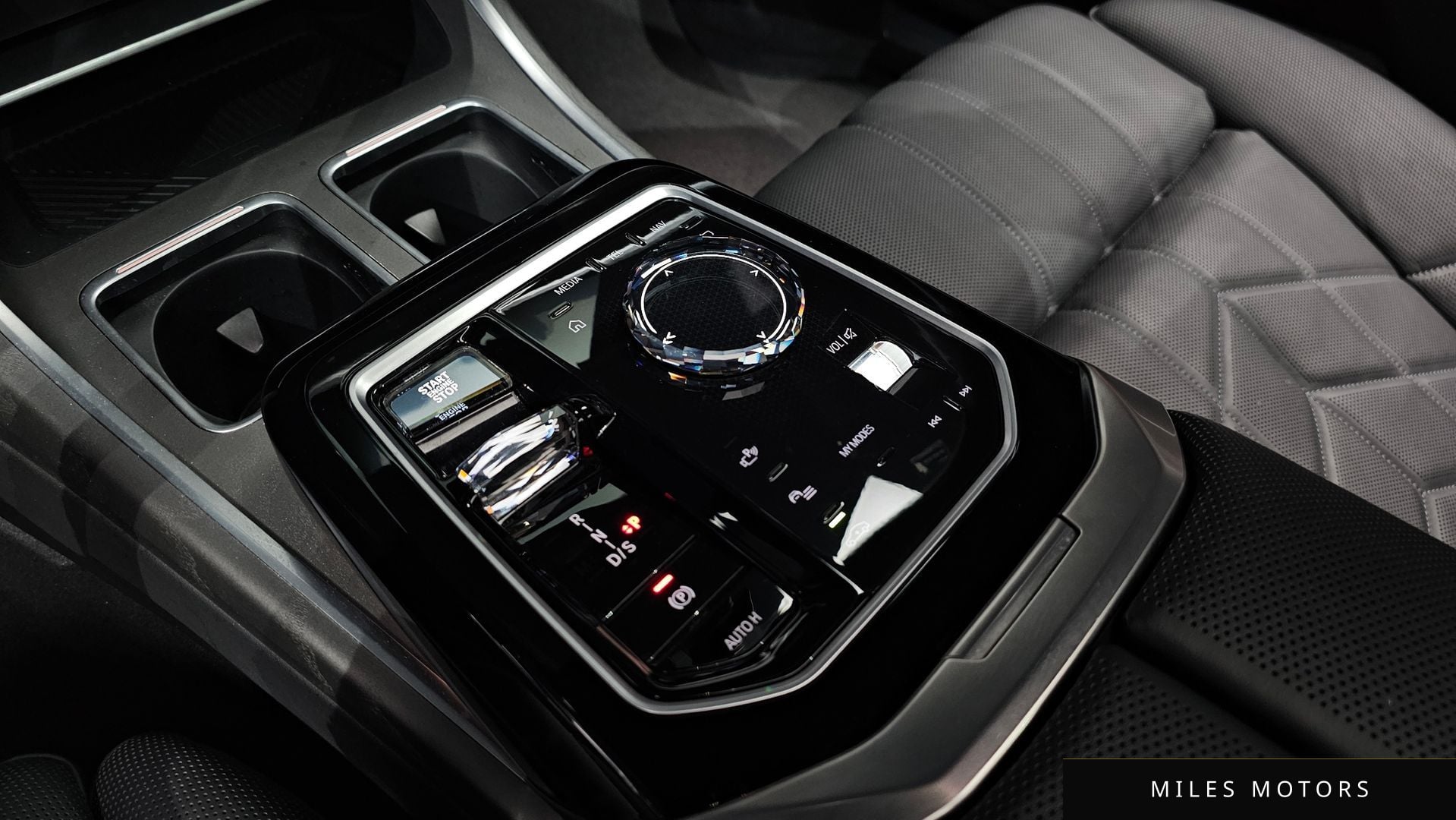 BMW 7 Series (G70) 2023 — миниатюра 12