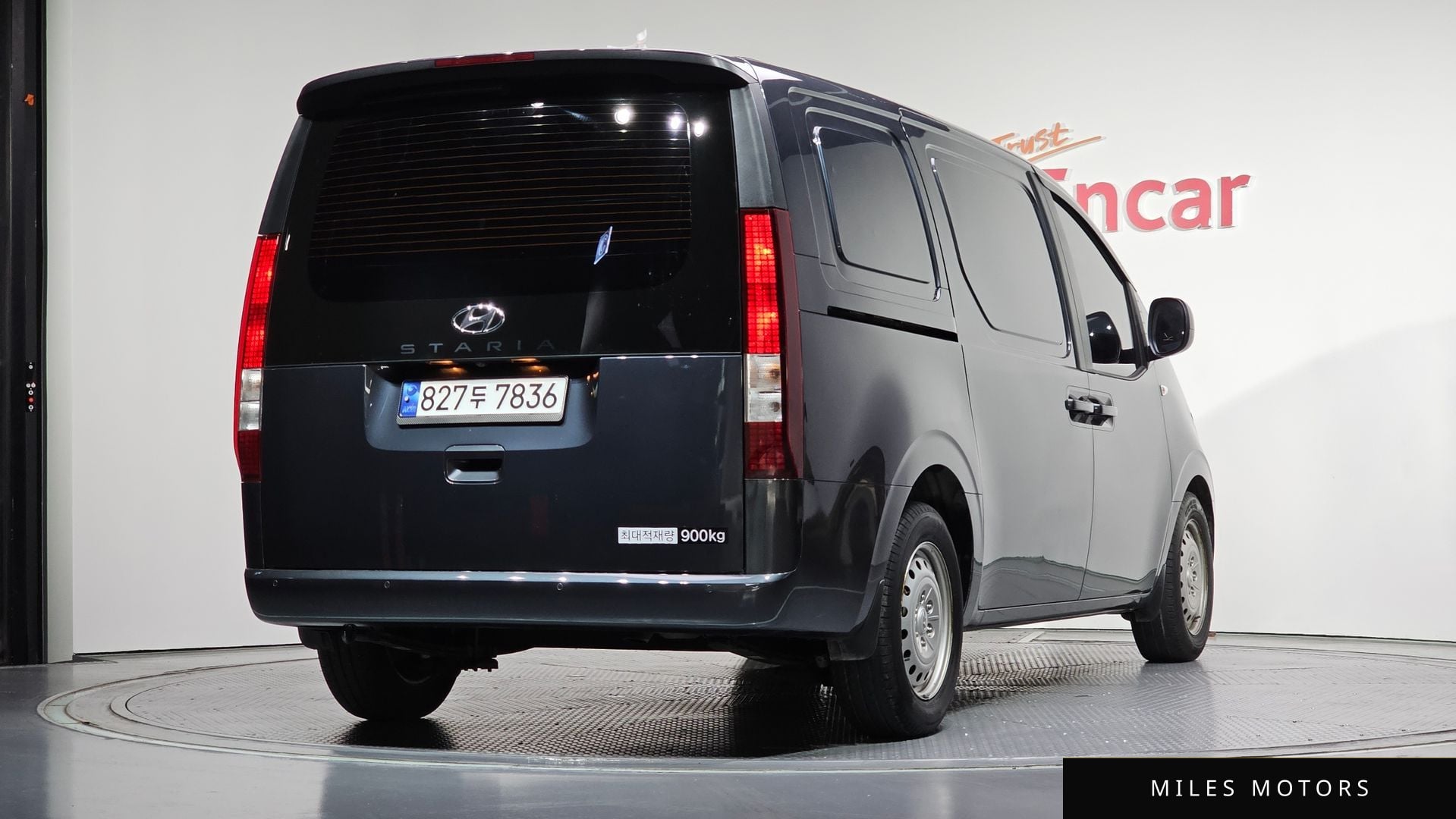 Hyundai Staria 2023 — миниатюра 2