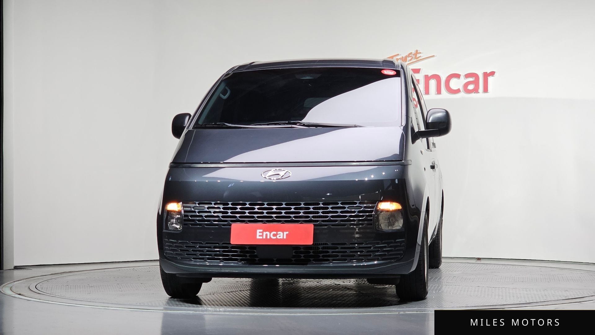 Hyundai Staria 2023 — миниатюра 3