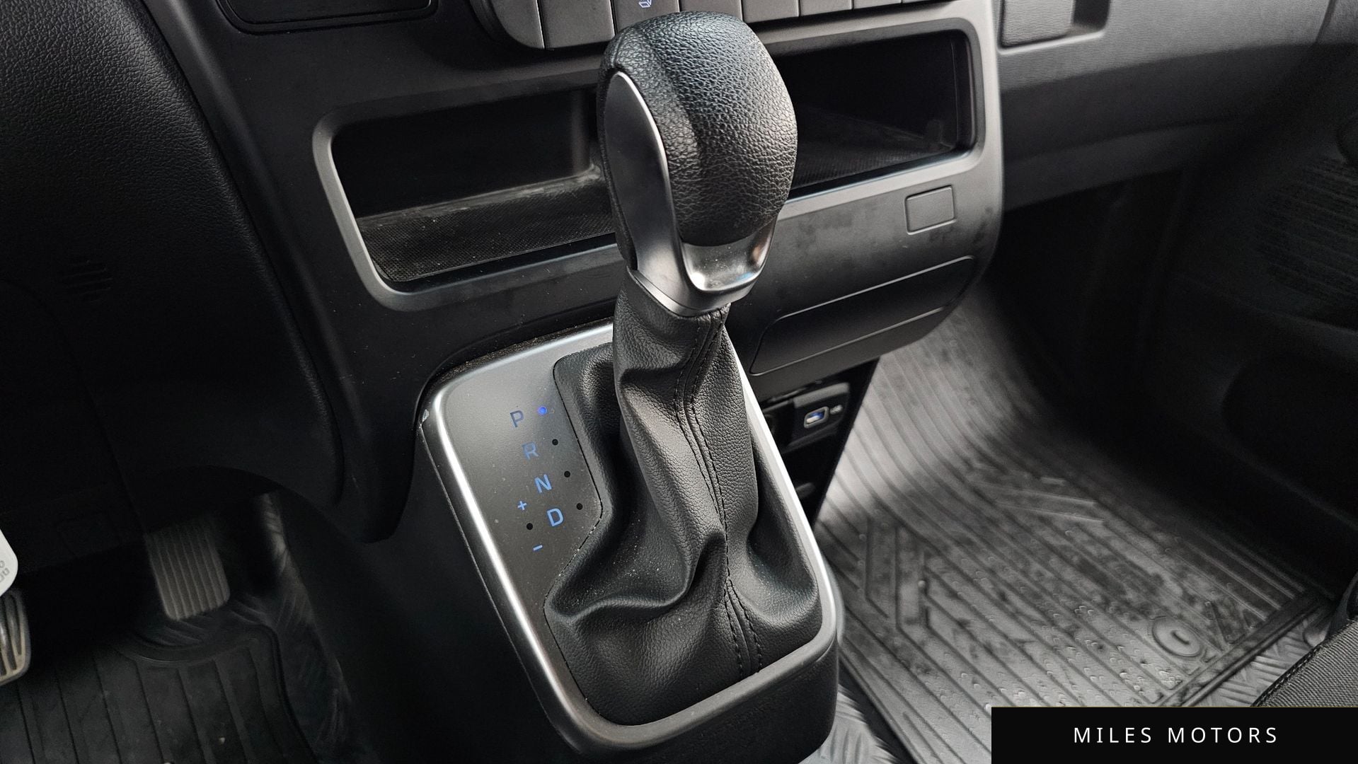 Hyundai Staria 2023 — миниатюра 12