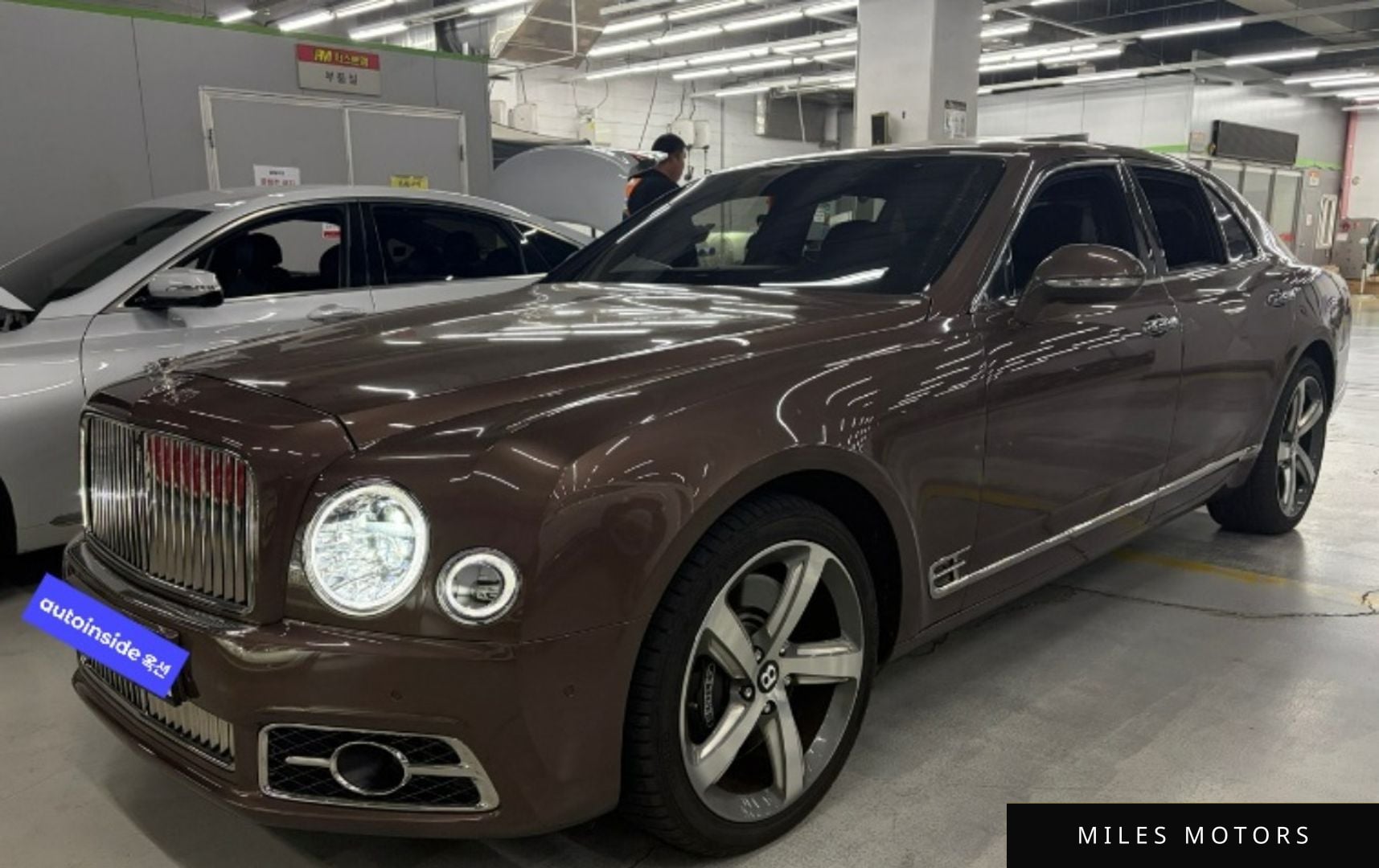 Bentley Mulsanne 2017 — фото 1 из 12